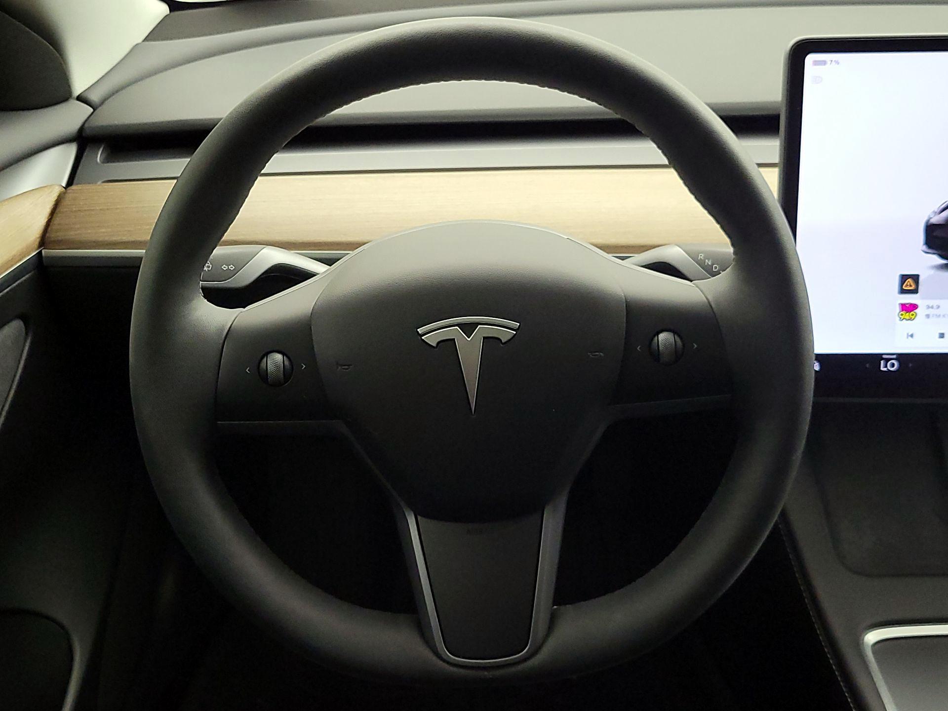 Thumbnail: 2023 Tesla Model 3 - 10
