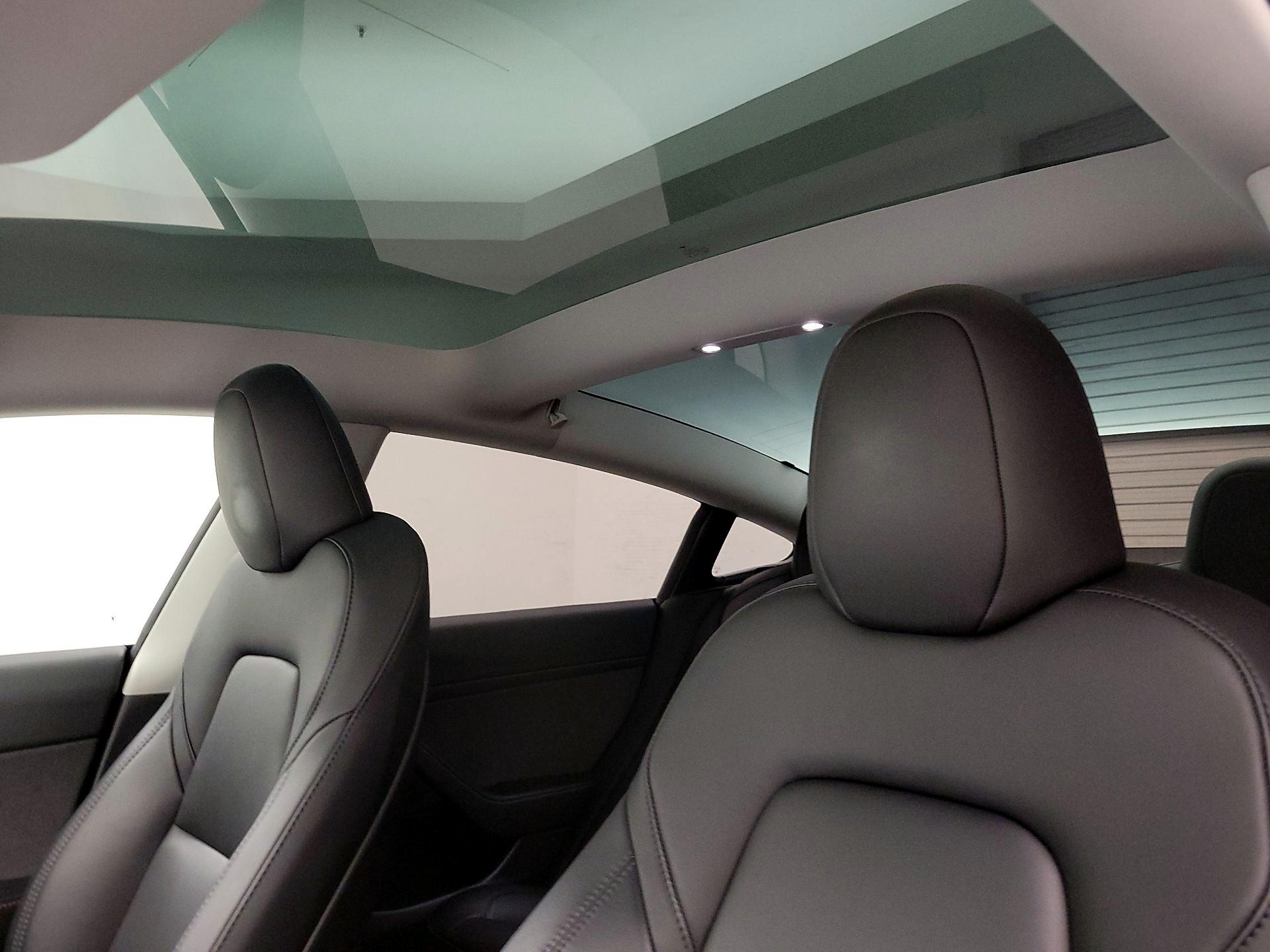 Thumbnail: 2023 Tesla Model 3 - 18