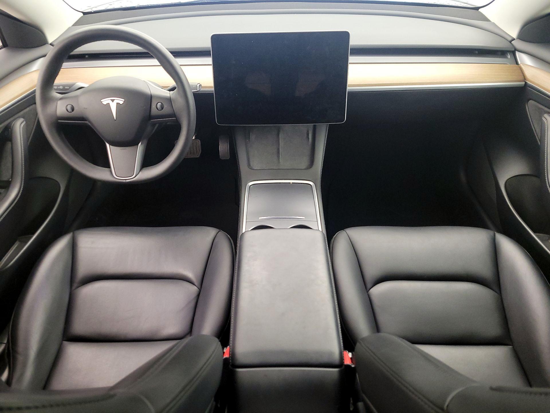 Thumbnail: 2023 Tesla Model 3 - 9