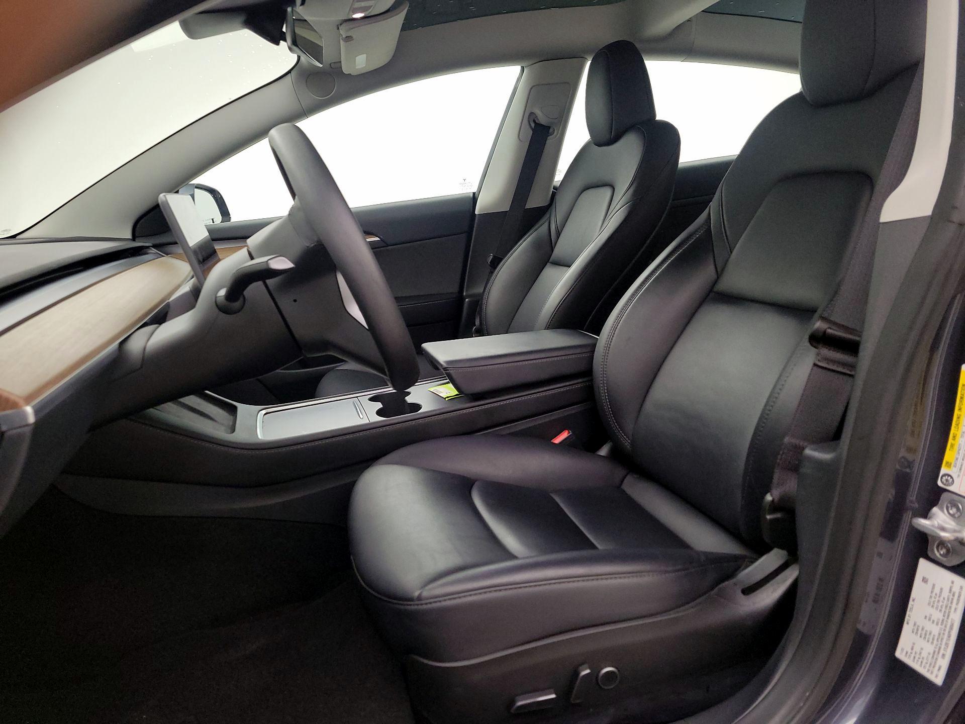 Thumbnail: 2023 Tesla Model 3 - 11