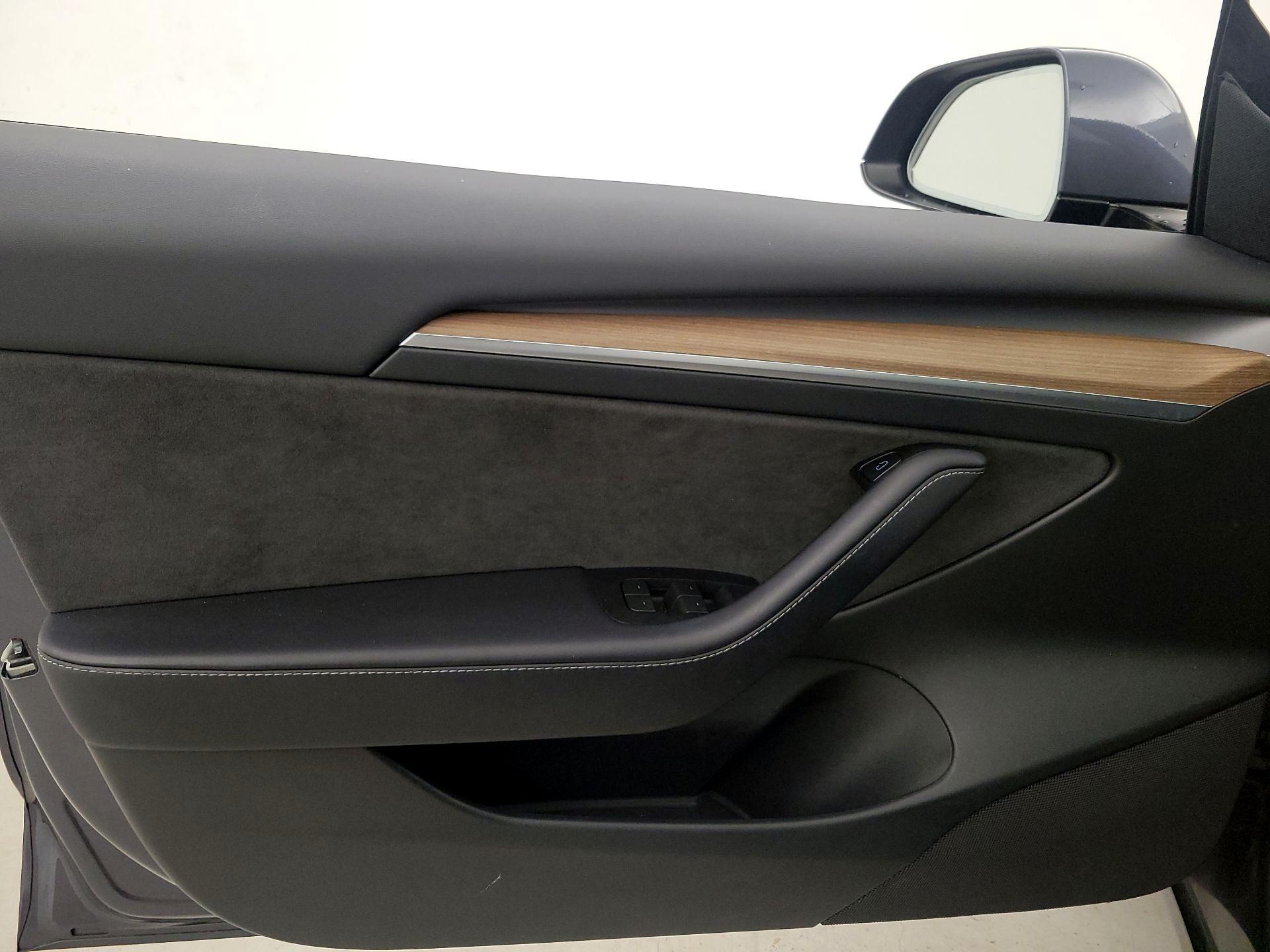 Thumbnail: 2023 Tesla Model 3 - 12
