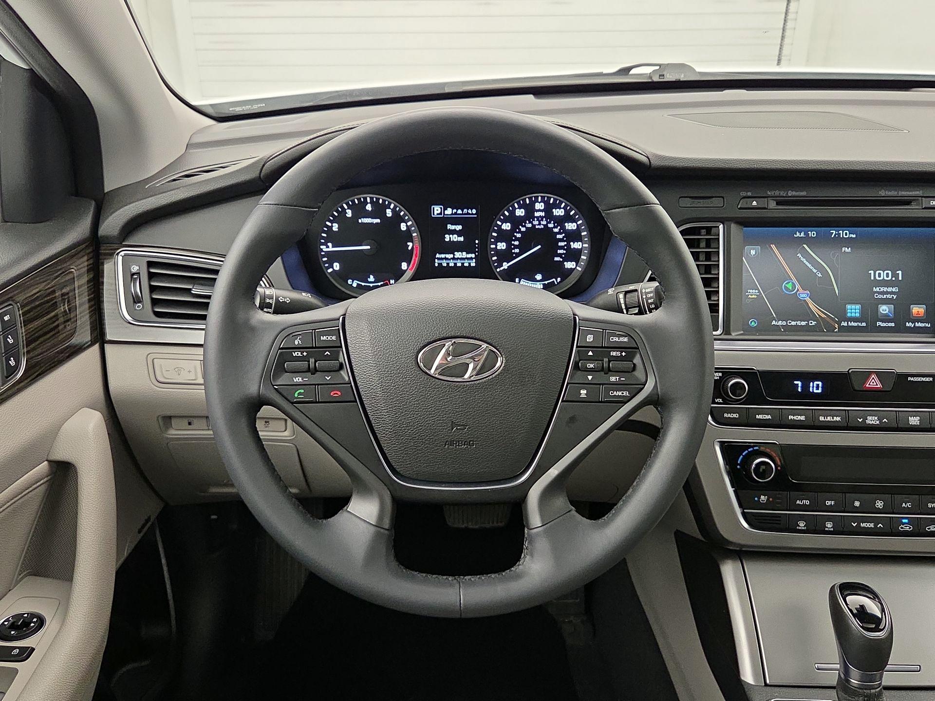 Thumbnail: 2017 Hyundai Sonata - 10