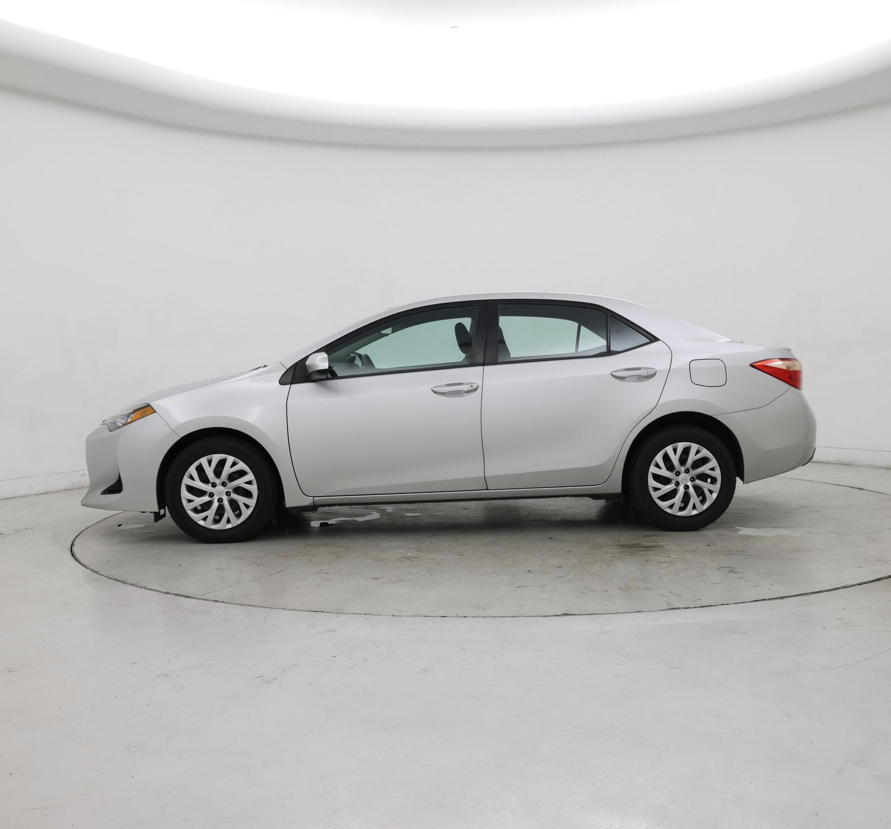 Thumbnail: 2017 Toyota Corolla - 3
