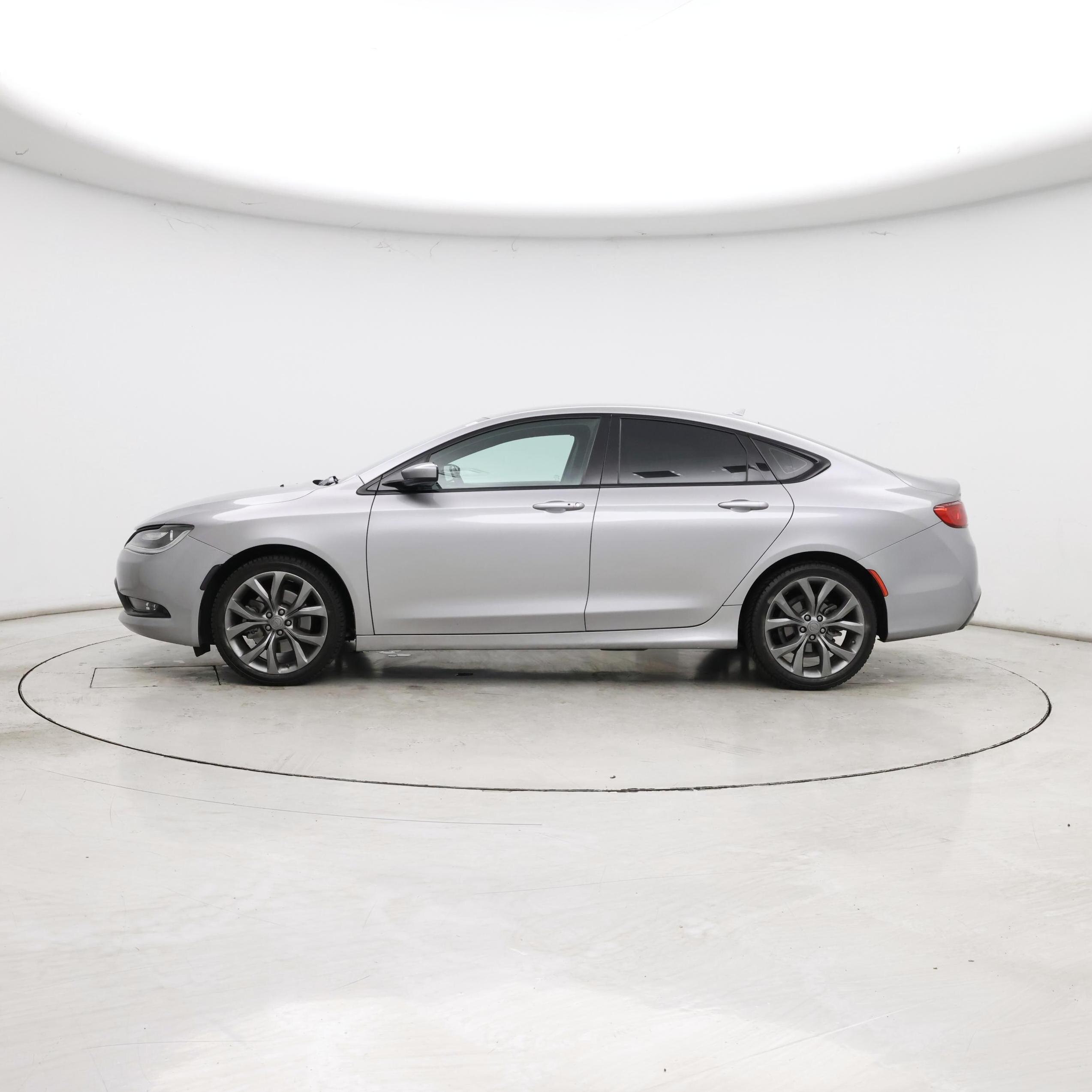Thumbnail: 2016 Chrysler 200 - 3