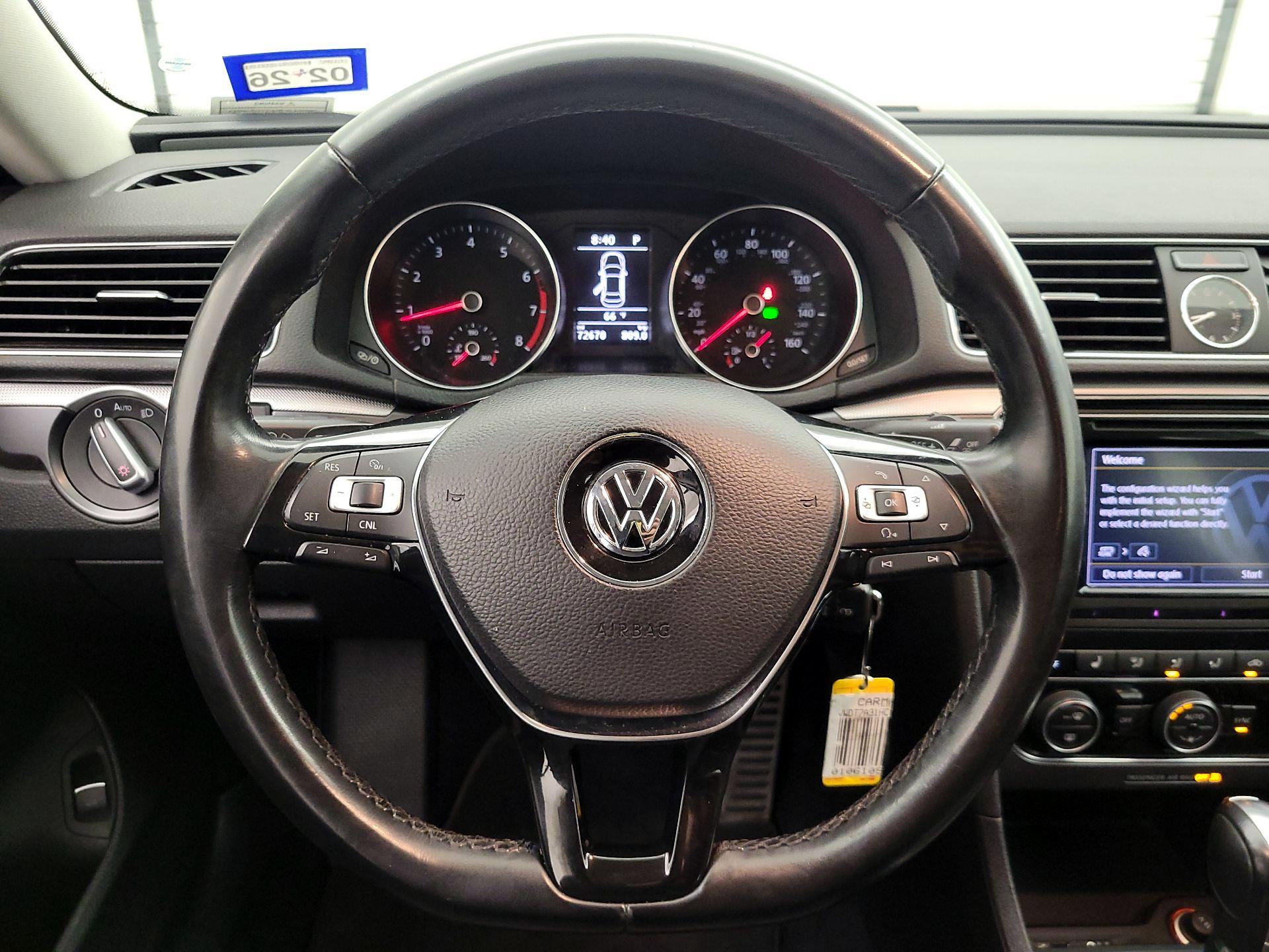 Thumbnail: 2017 Volkswagen Passat - 10