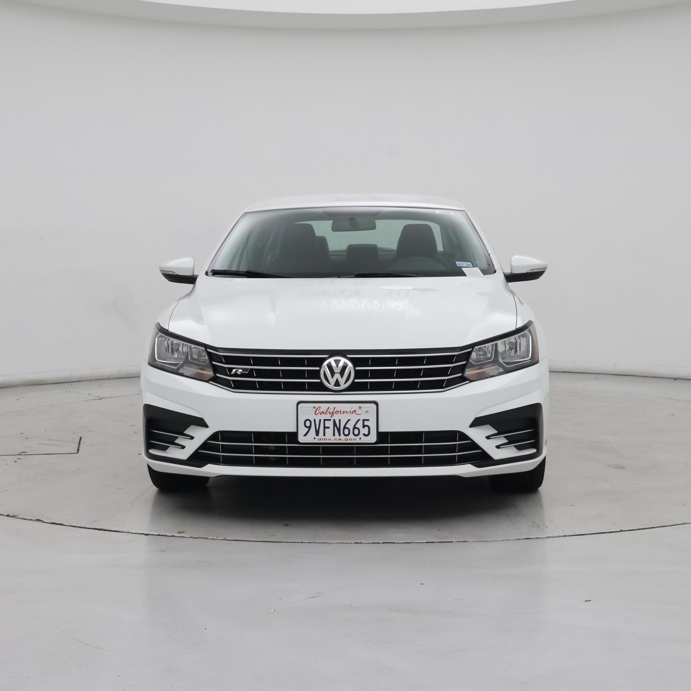 Thumbnail: 2017 Volkswagen Passat - 5