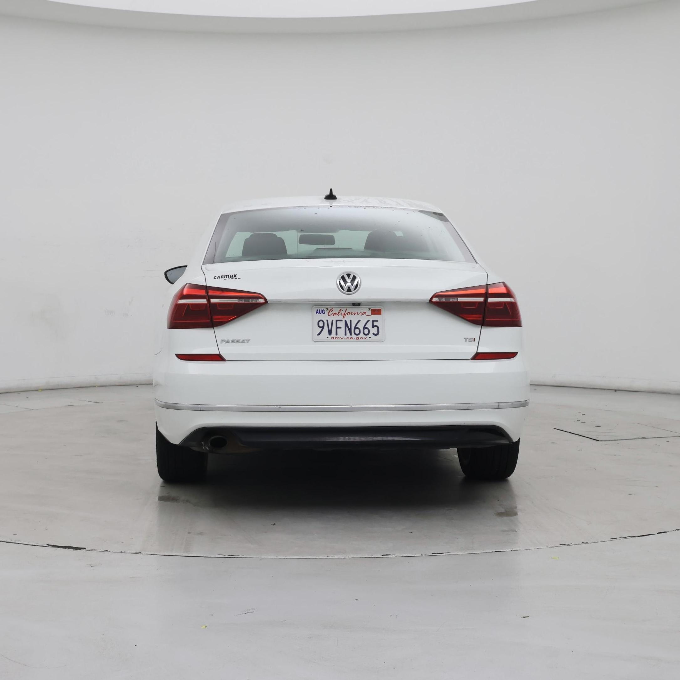 Thumbnail: 2017 Volkswagen Passat - 6