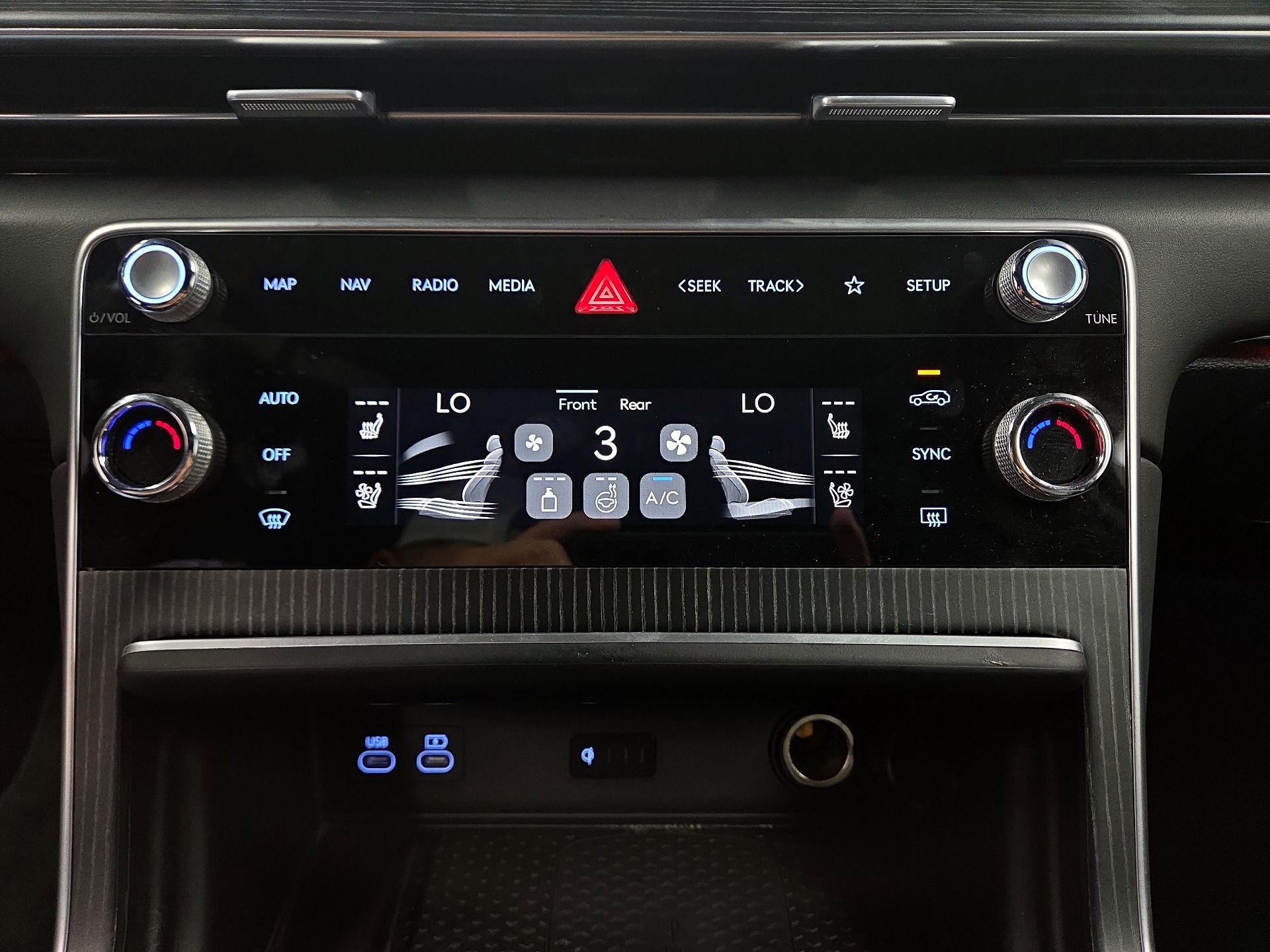 Thumbnail: 2025 Genesis GV80 - 14