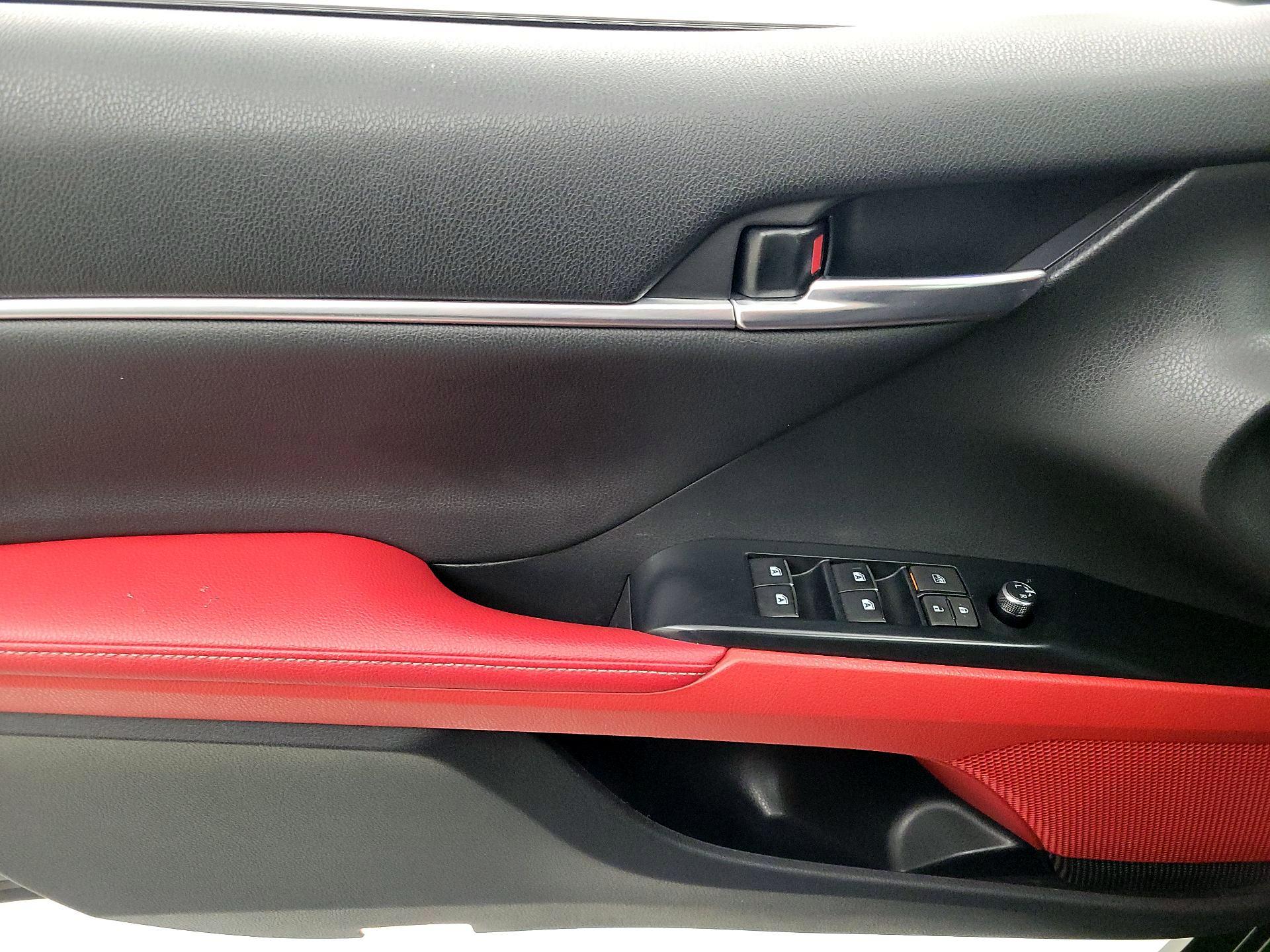 Thumbnail: 2020 Toyota Camry - 12