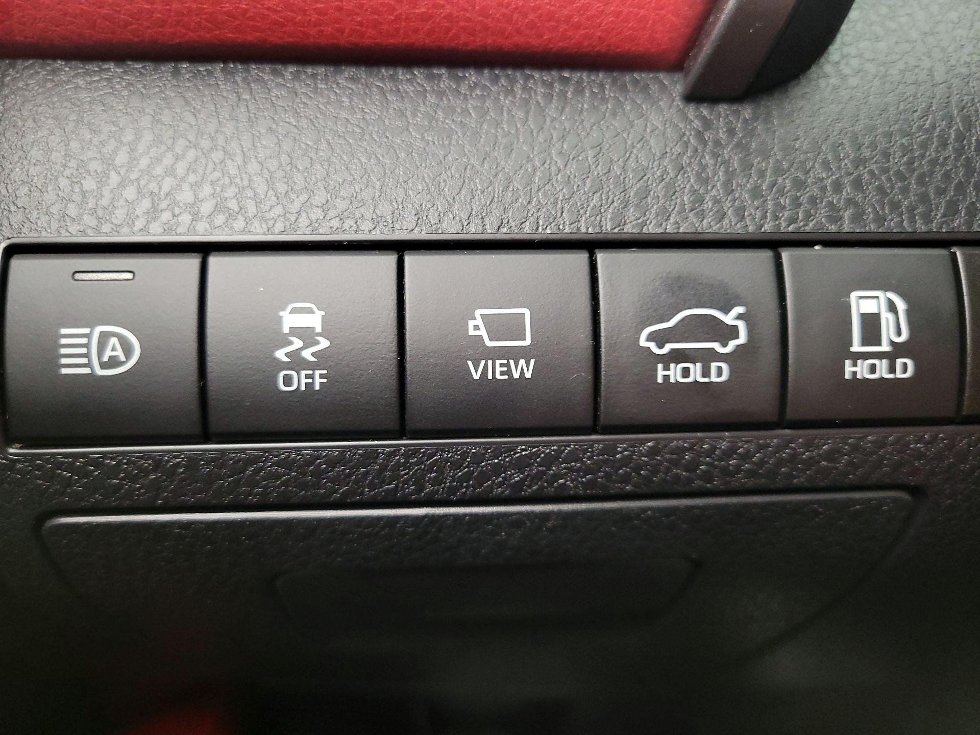 Thumbnail: 2020 Toyota Camry - 13