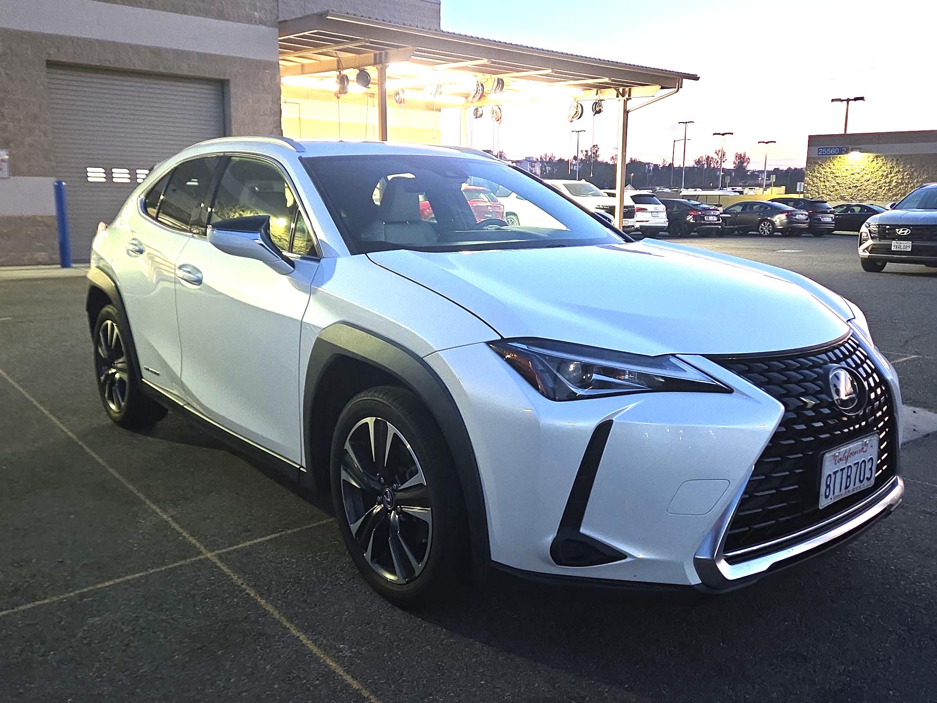 Thumbnail: 2020 Lexus UX - 1