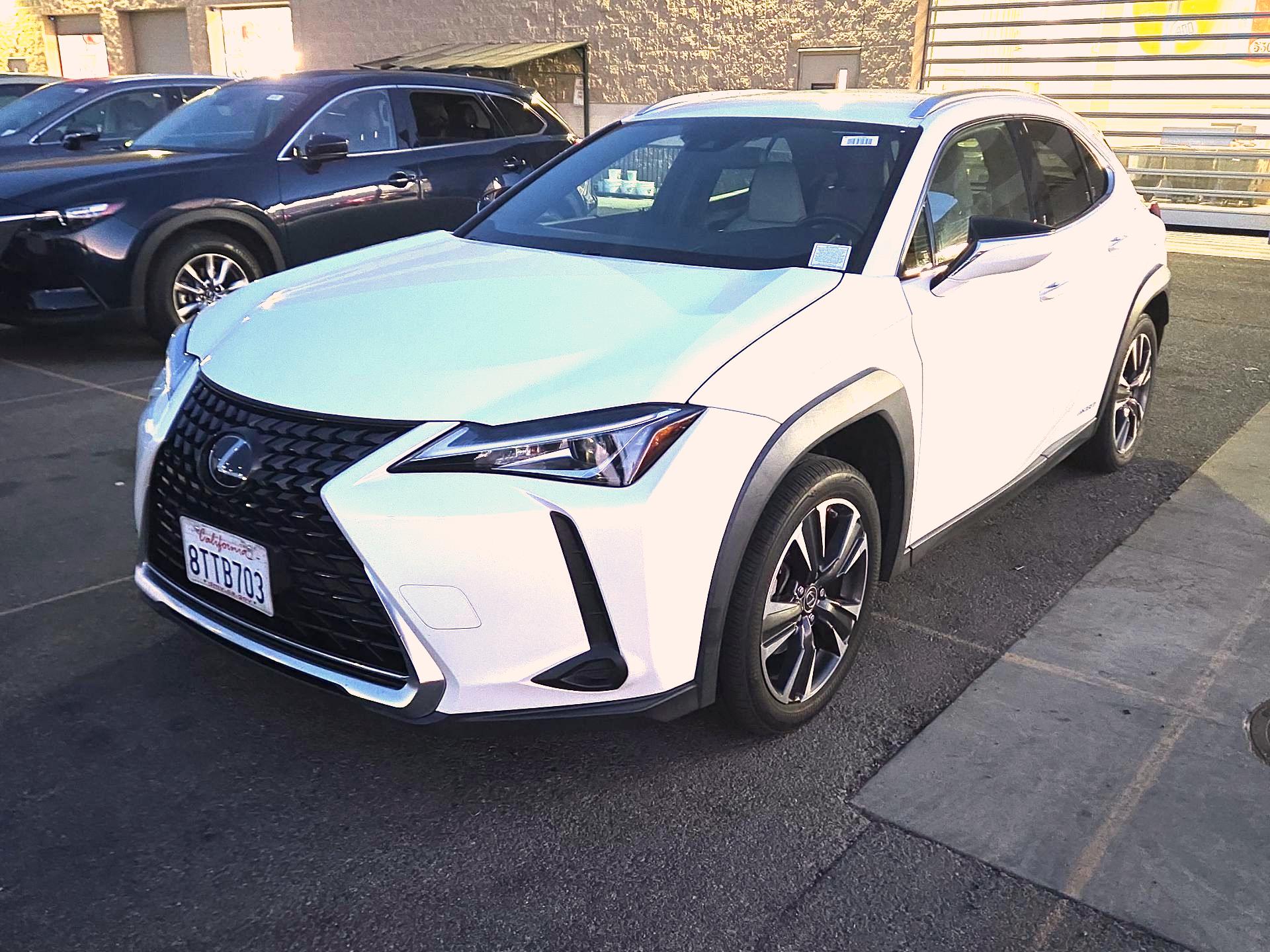 Thumbnail: 2020 Lexus UX - 3