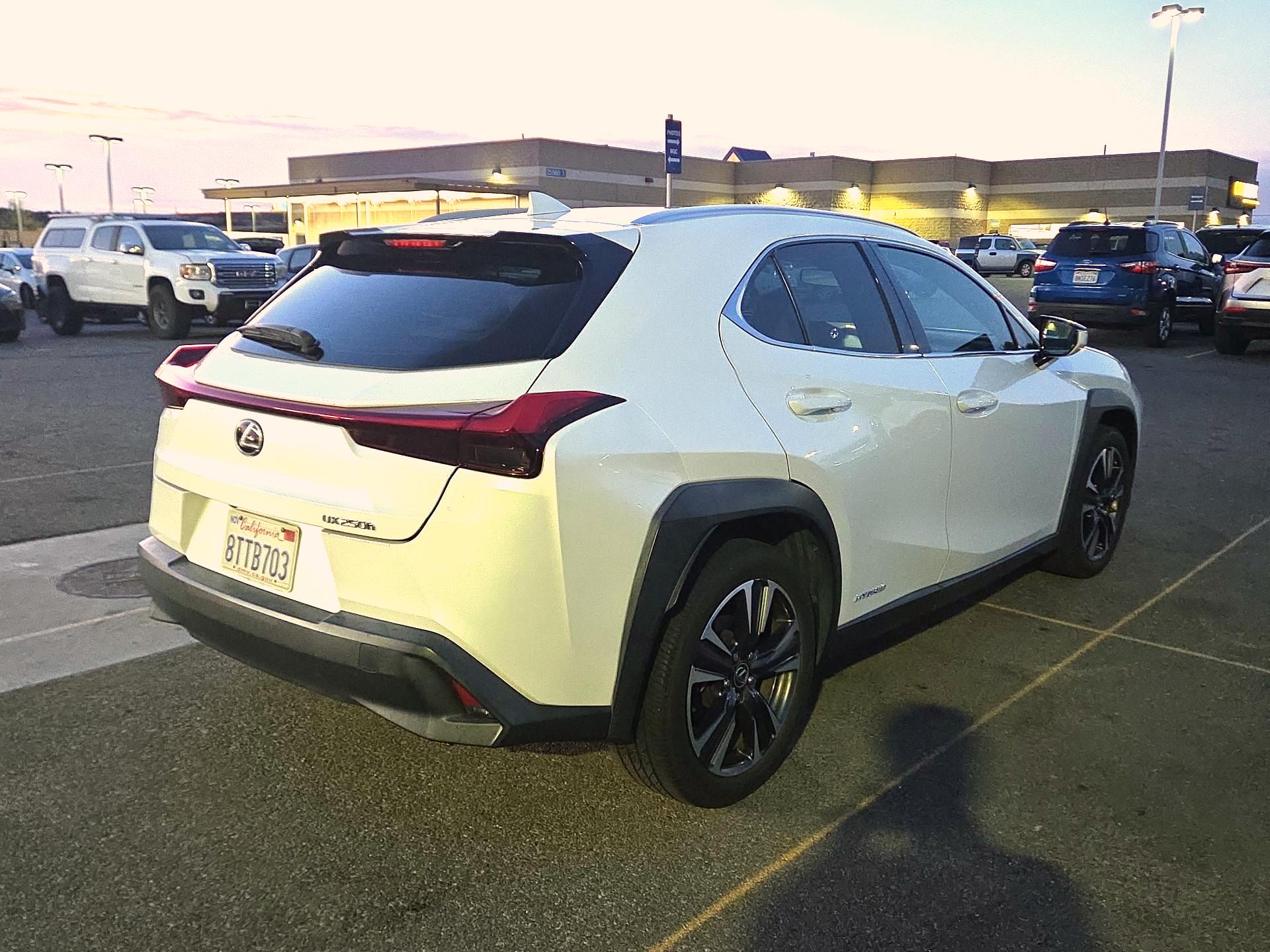 Thumbnail: 2020 Lexus UX - 5