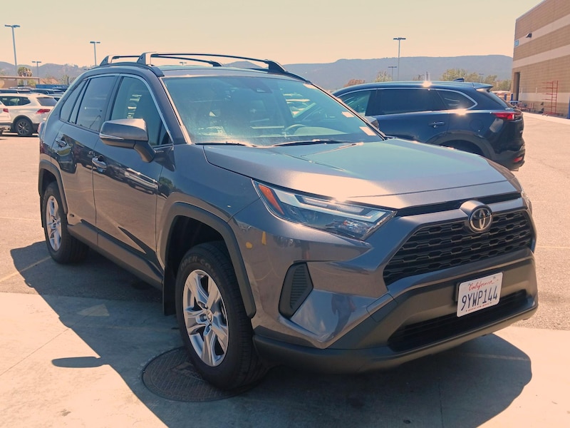 2025 Toyota RAV4 Hybrid XLE