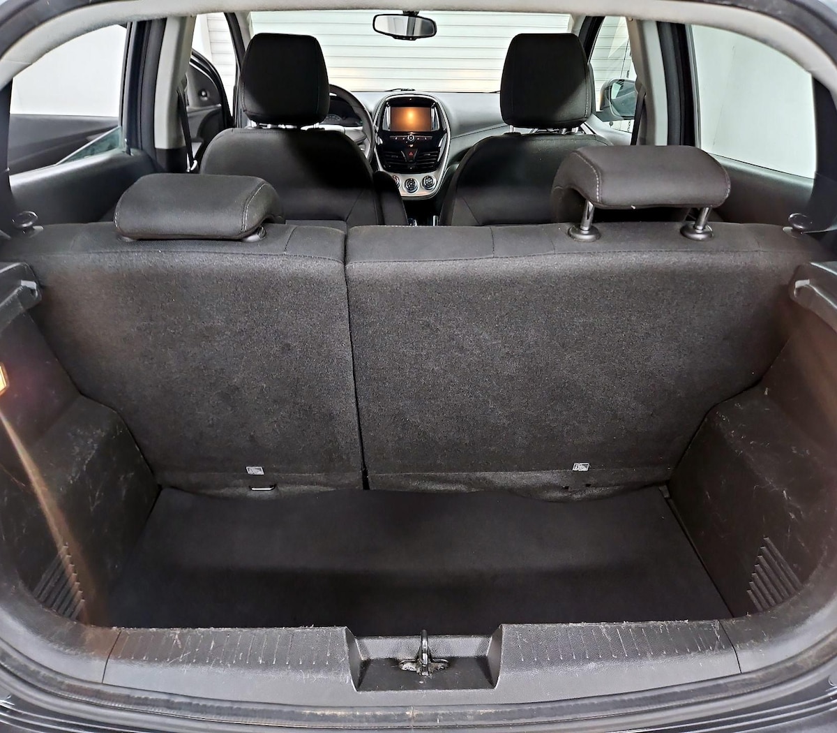 Trunk/Cargo (Seats Up)