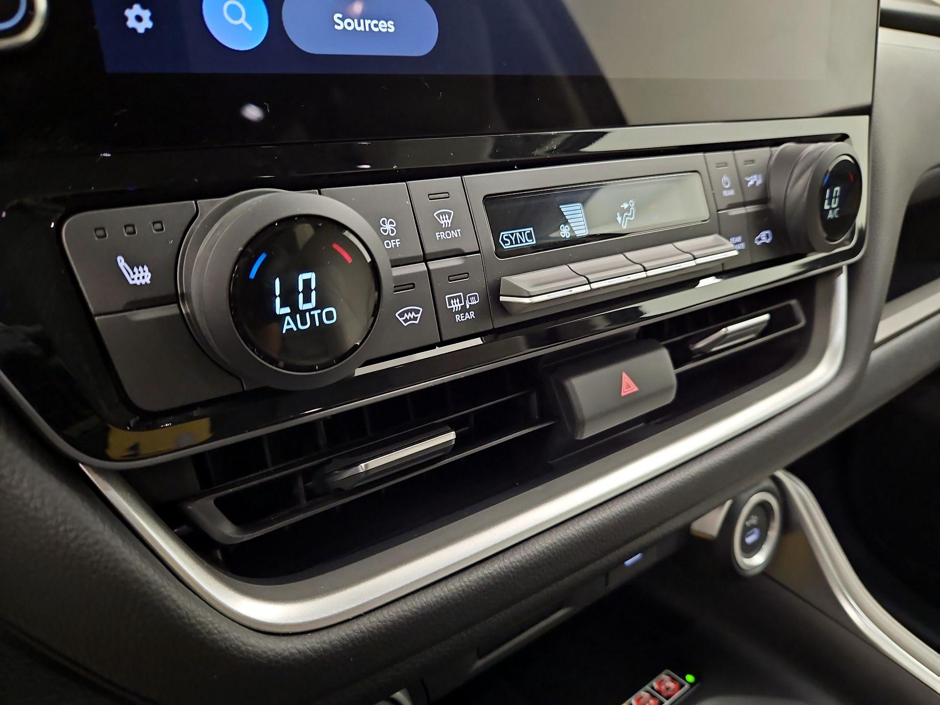 Thumbnail: 2026 Toyota Highlander - 16