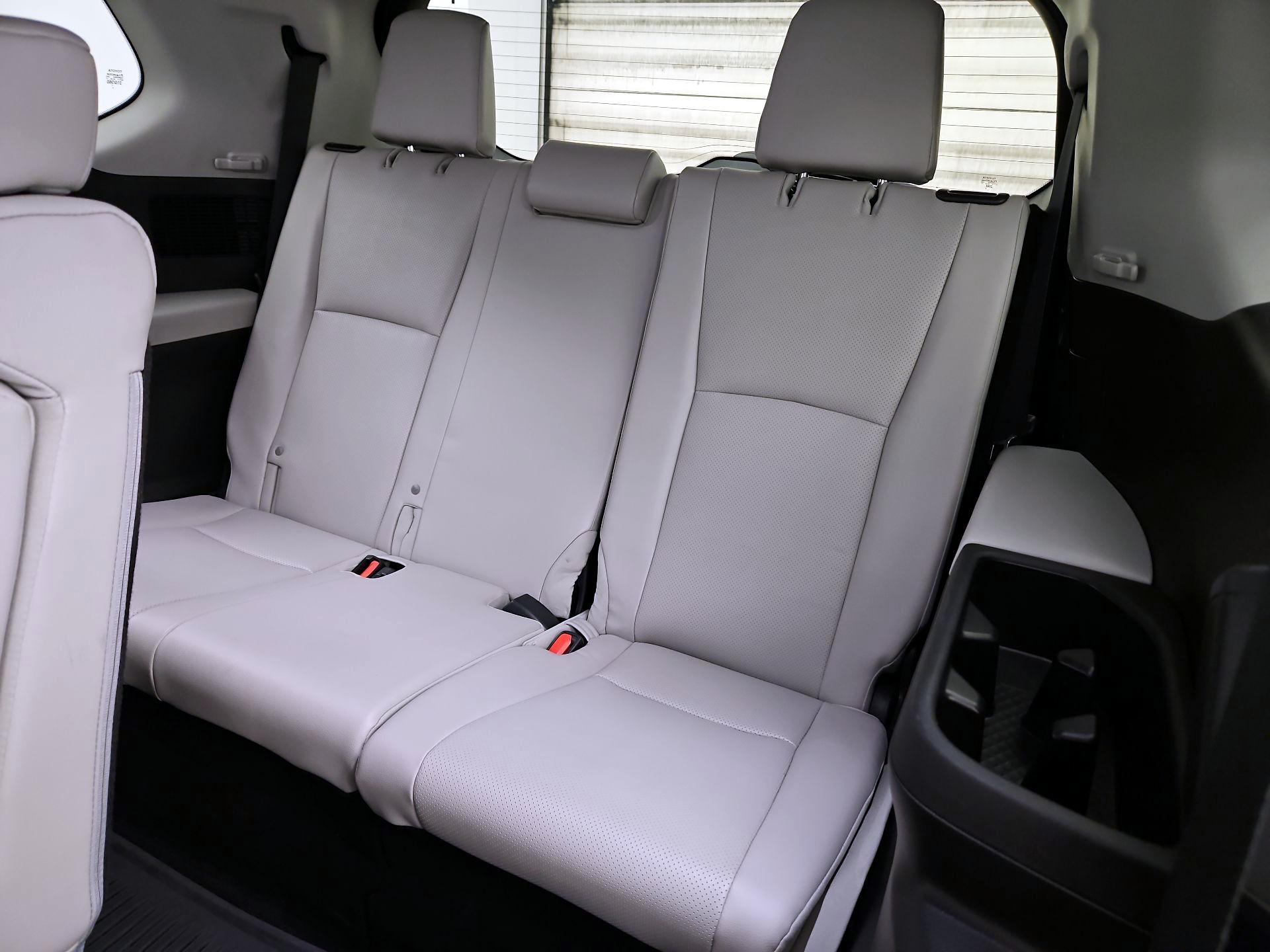 Thumbnail: 2026 Toyota Highlander - 20