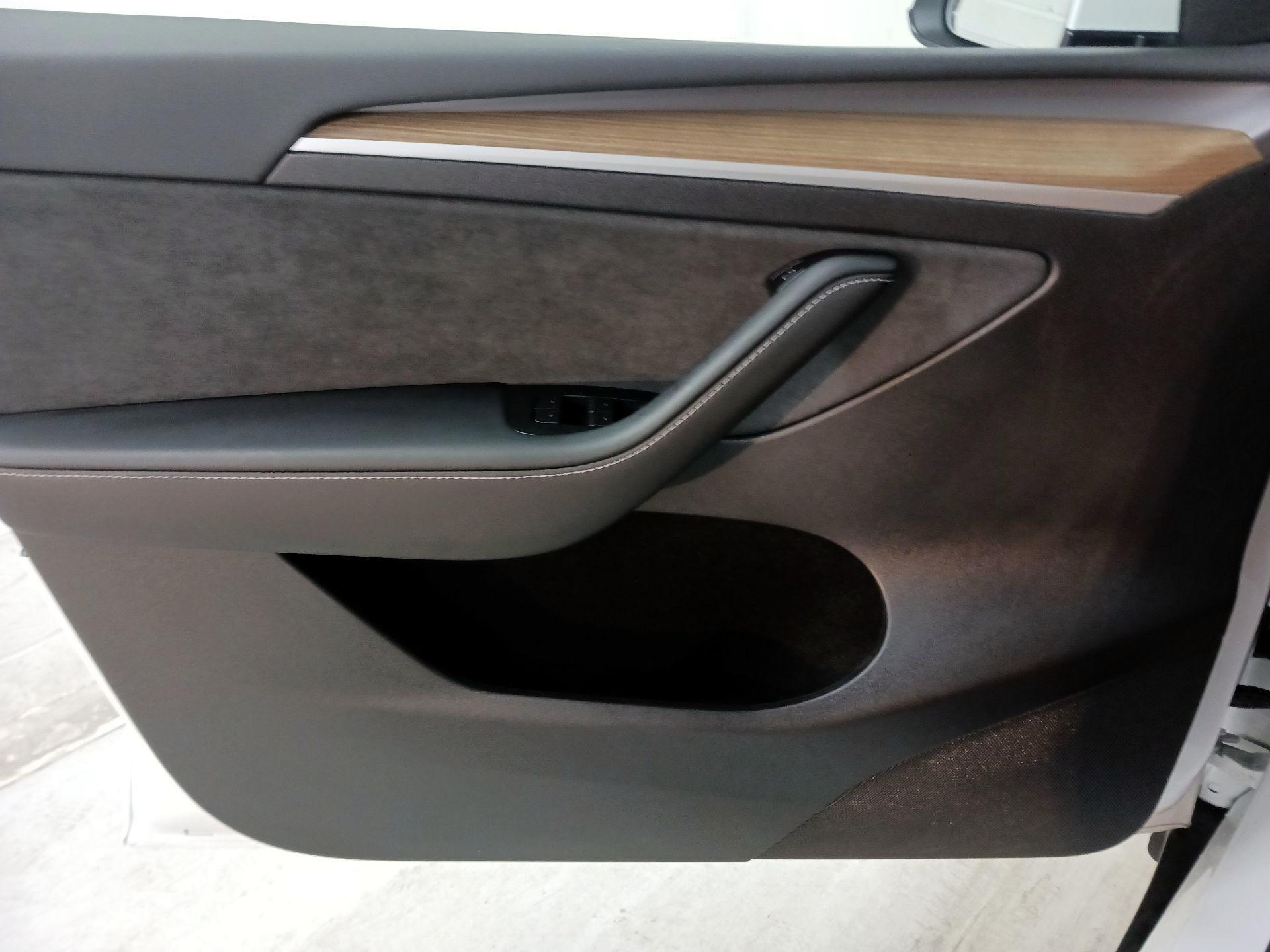 Thumbnail: 2023 Tesla Model Y - 12
