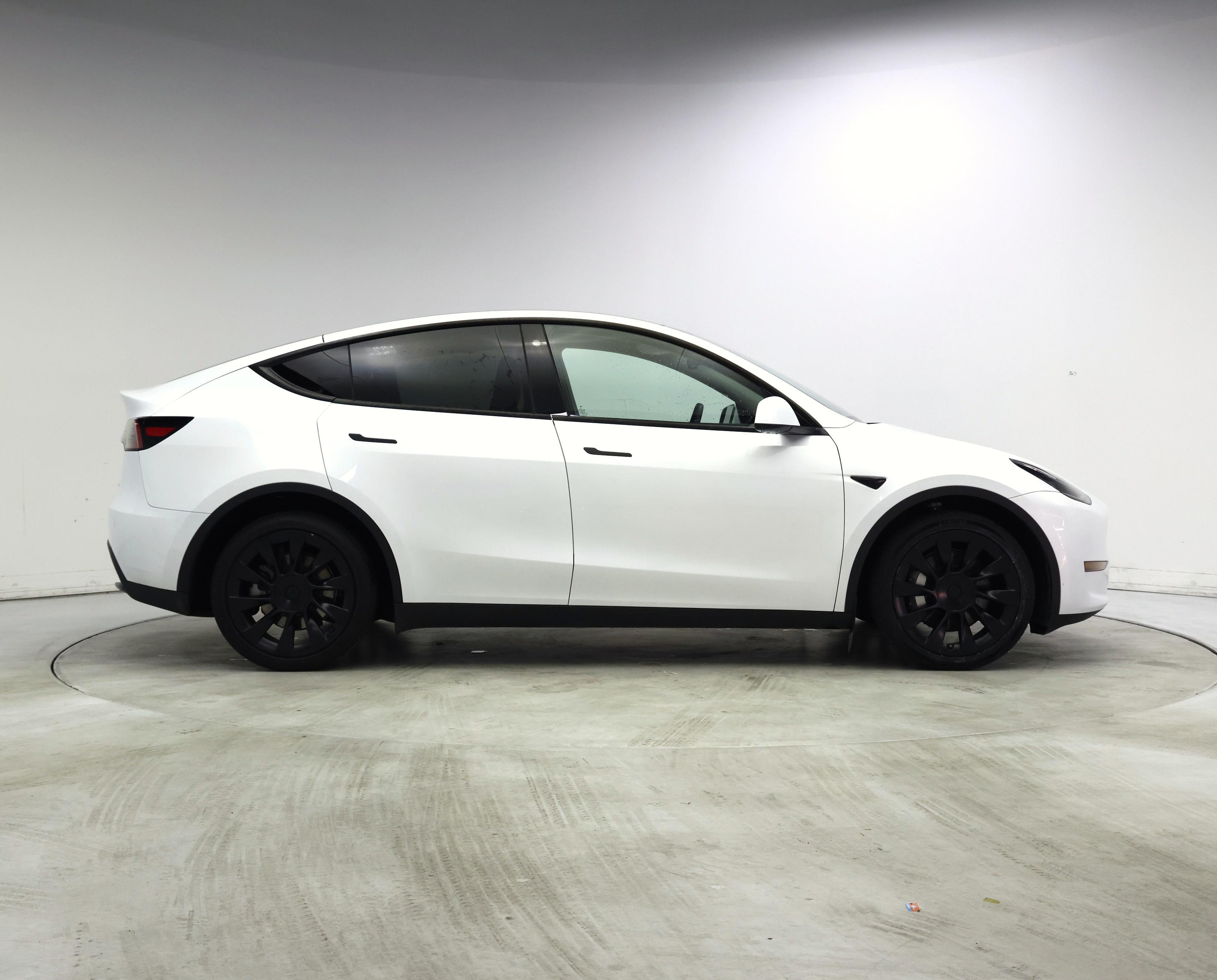 Thumbnail: 2023 Tesla Model Y - 7