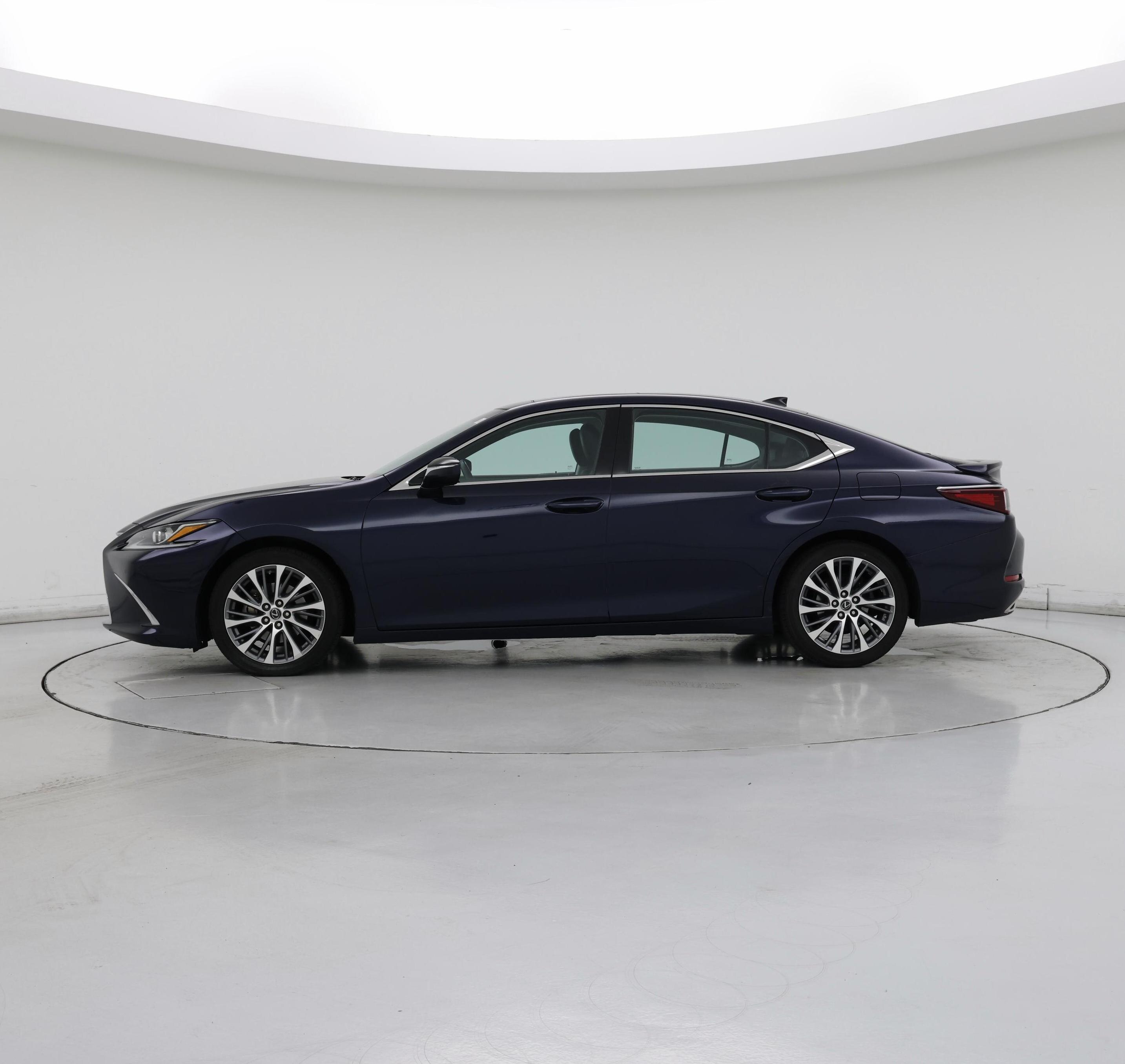 Thumbnail: 2021 Lexus ES - 3