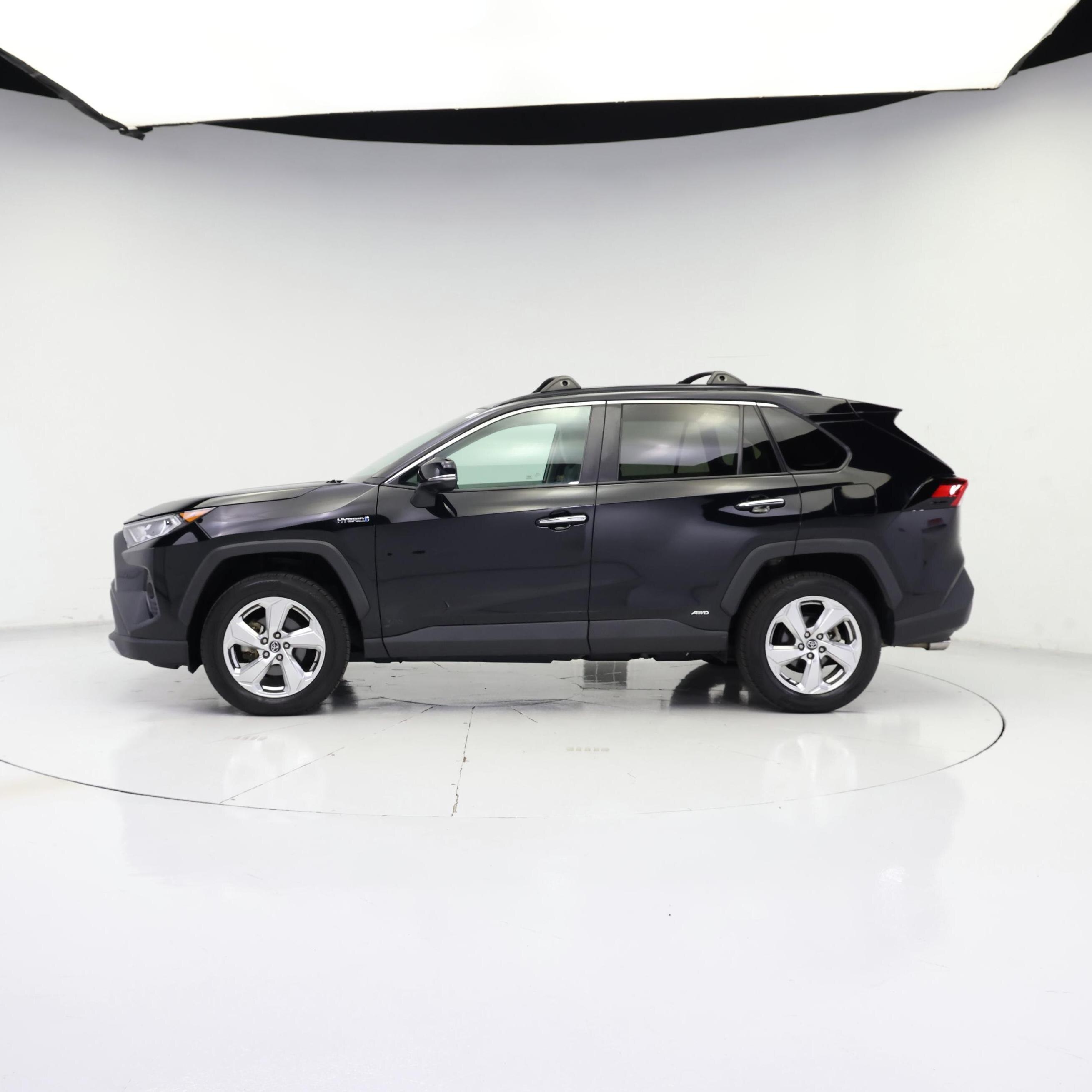 Thumbnail: 2020 Toyota RAV4 - 3