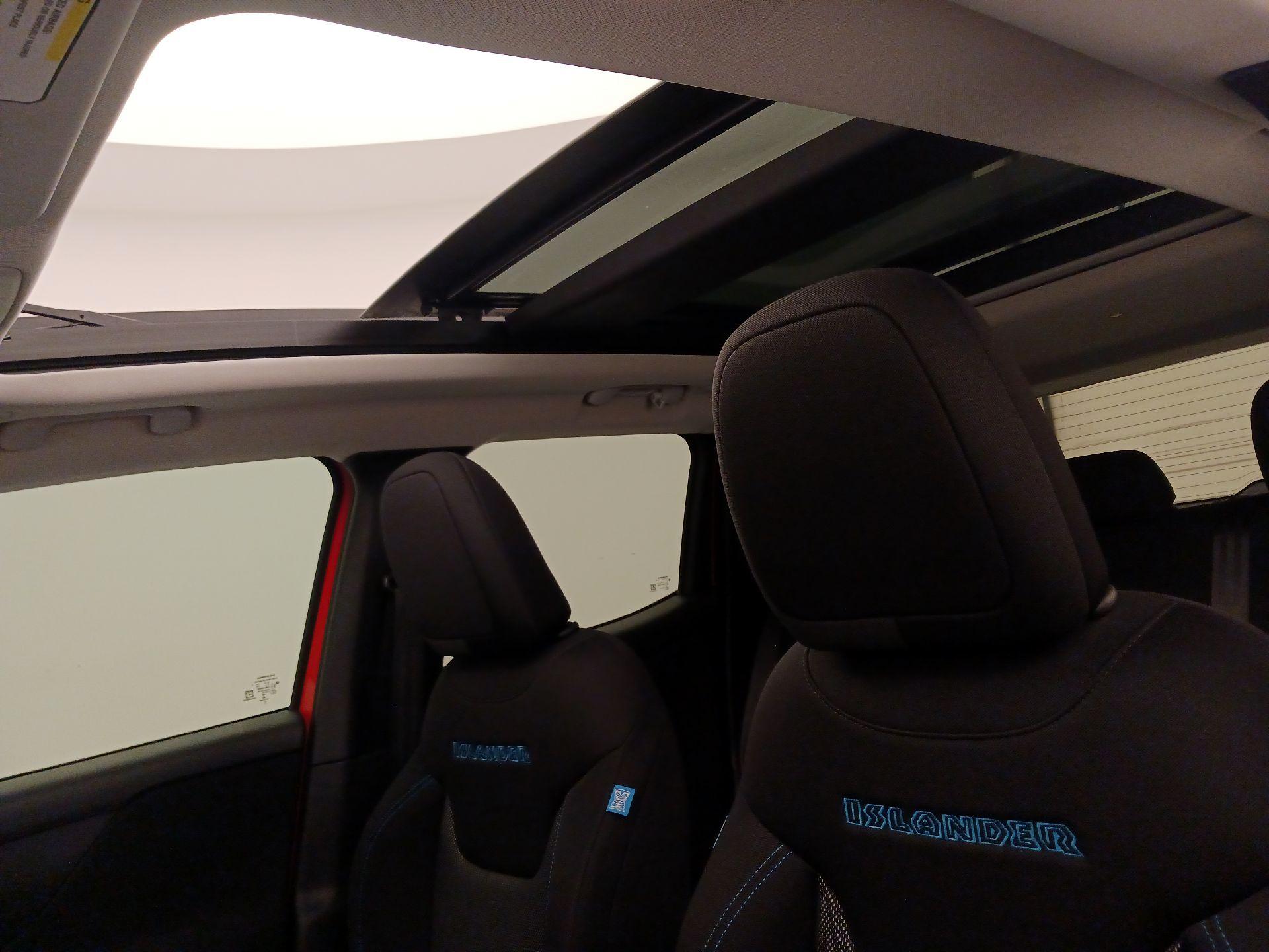 Thumbnail: 2021 Jeep Renegade - 19