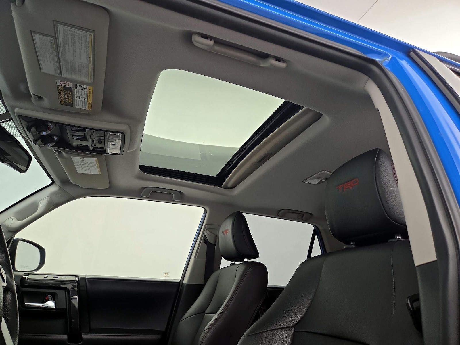 Sunroof(s) & Overhead Airbags