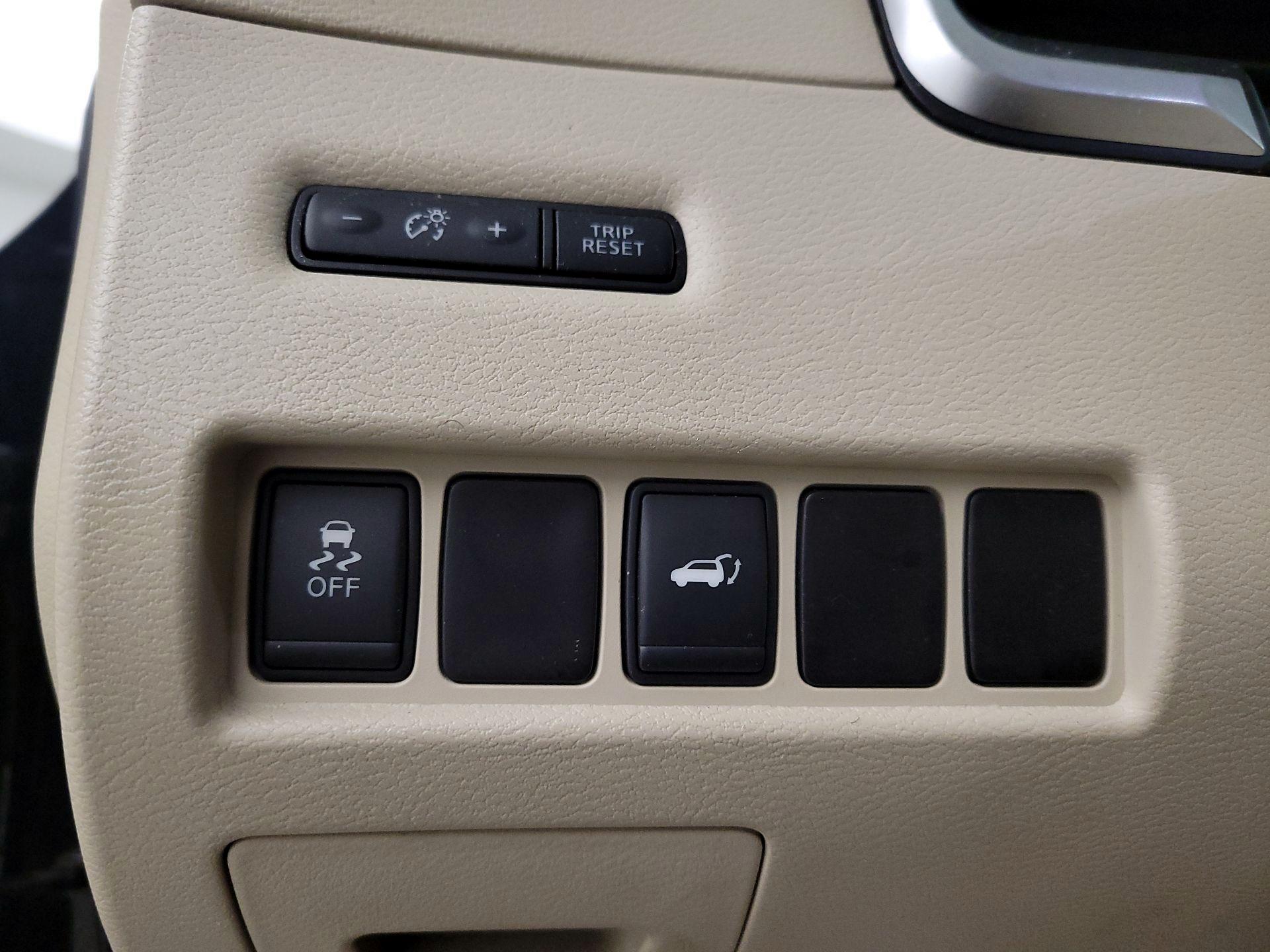 Thumbnail: 2015 Nissan Murano - 13