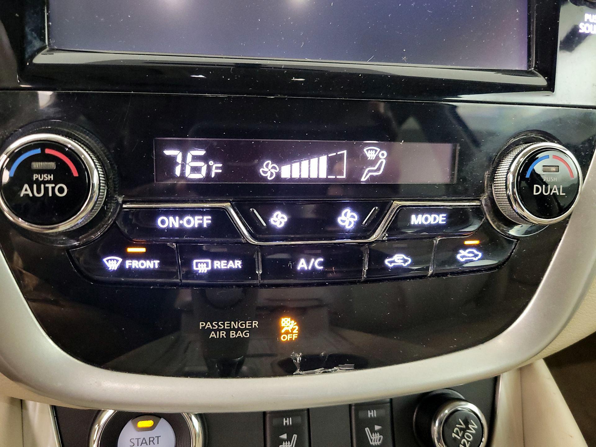 Thumbnail: 2015 Nissan Murano - 17