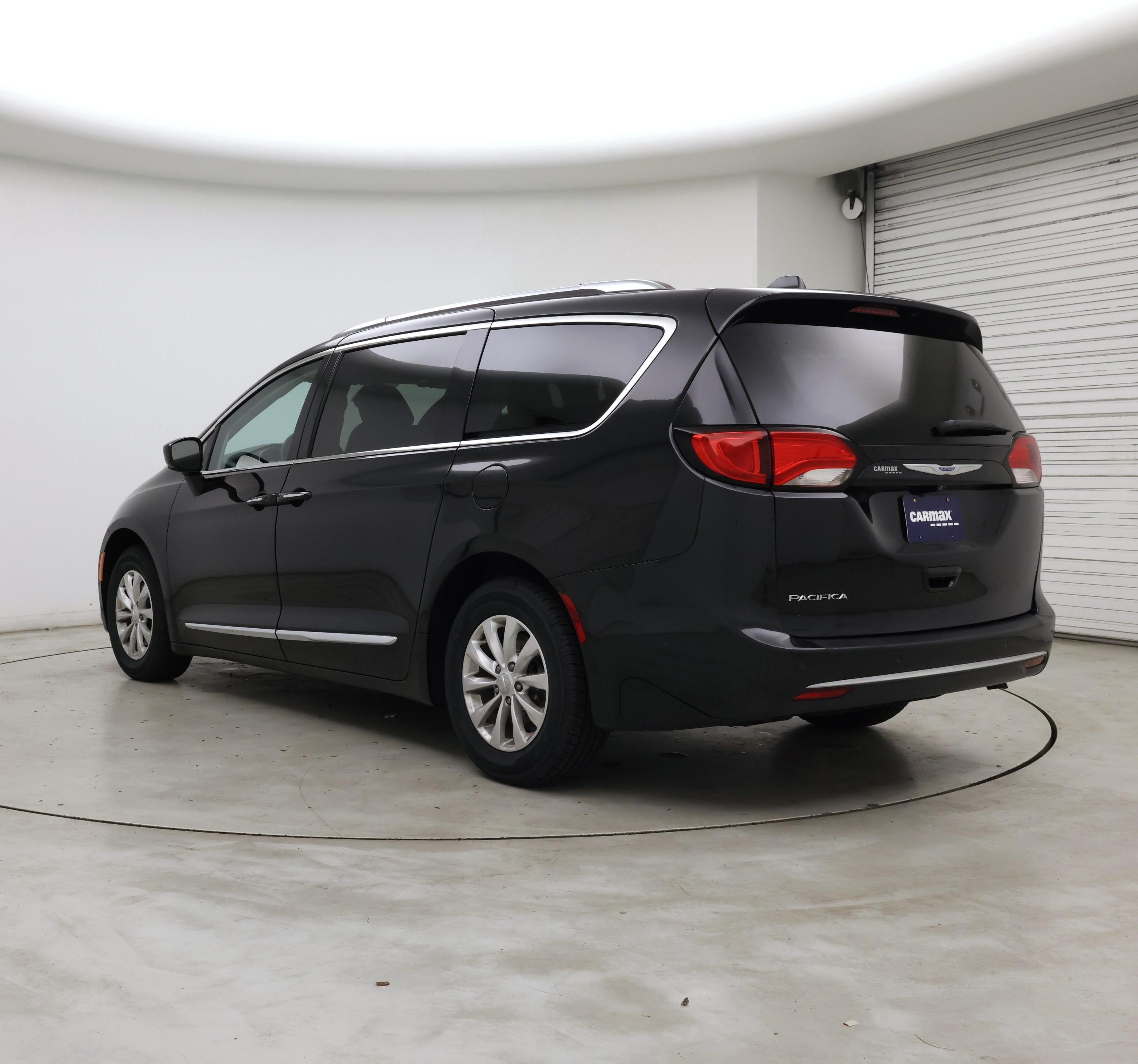 Thumbnail: 2018 Chrysler Pacifica - 2