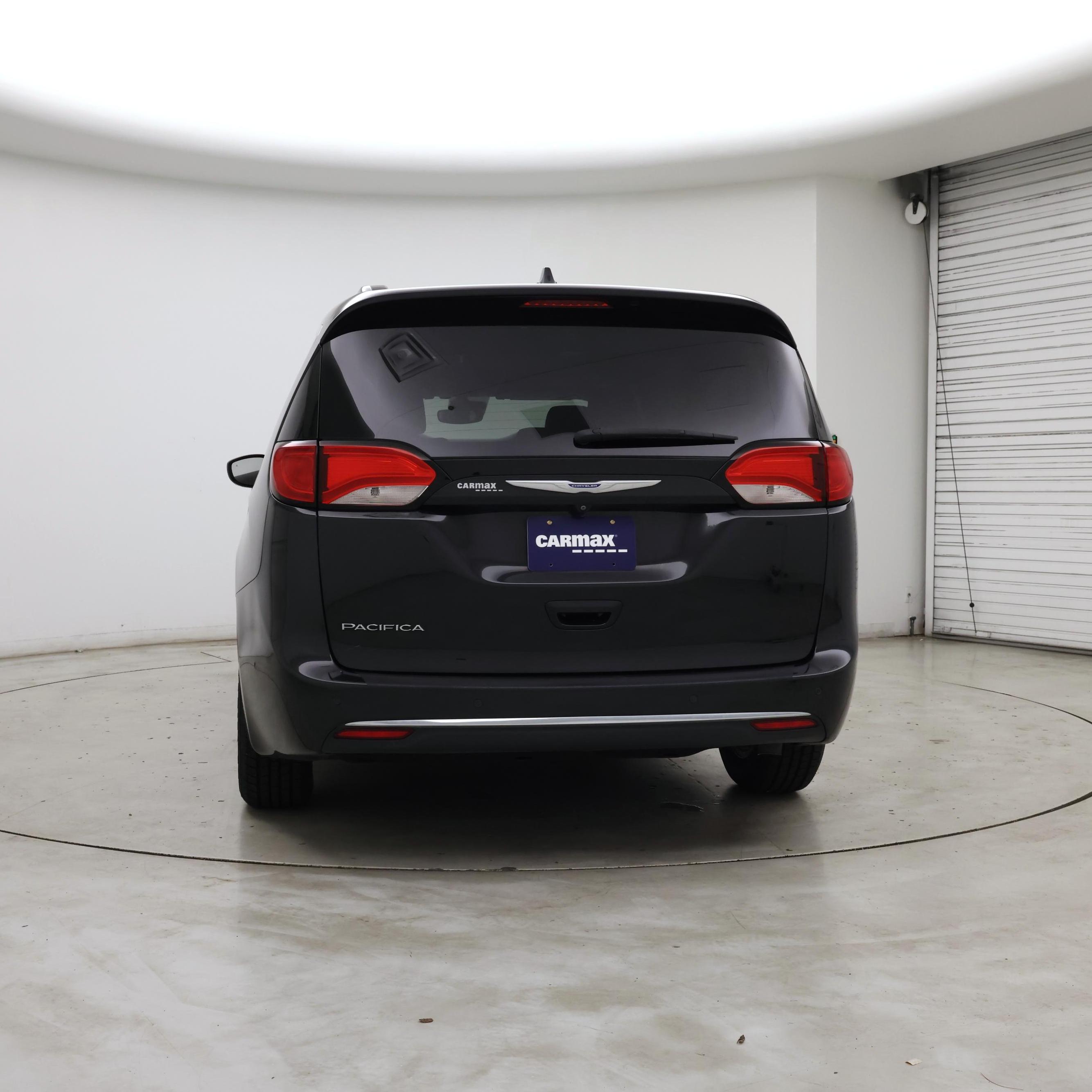 Thumbnail: 2018 Chrysler Pacifica - 6