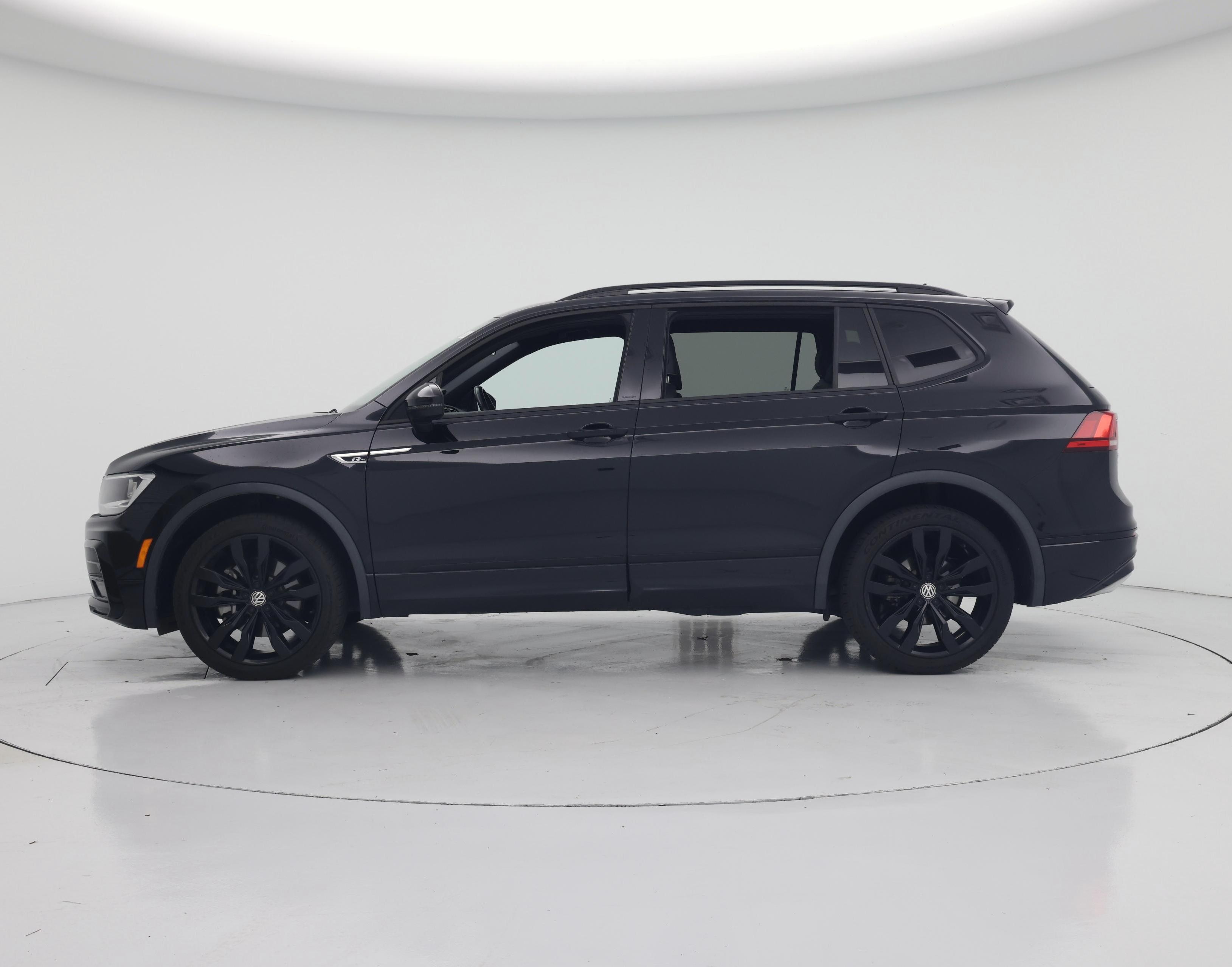 Thumbnail: 2021 Volkswagen Tiguan - 3