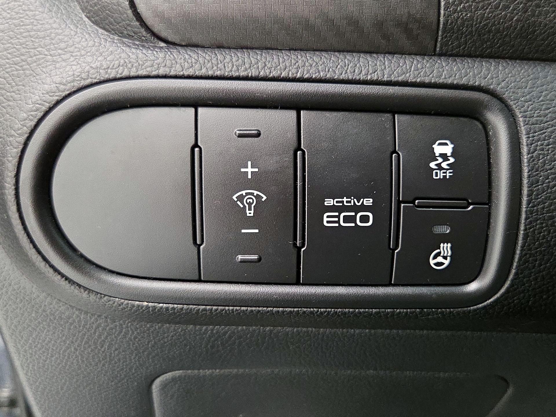 Thumbnail: 2016 Kia Forte - 13