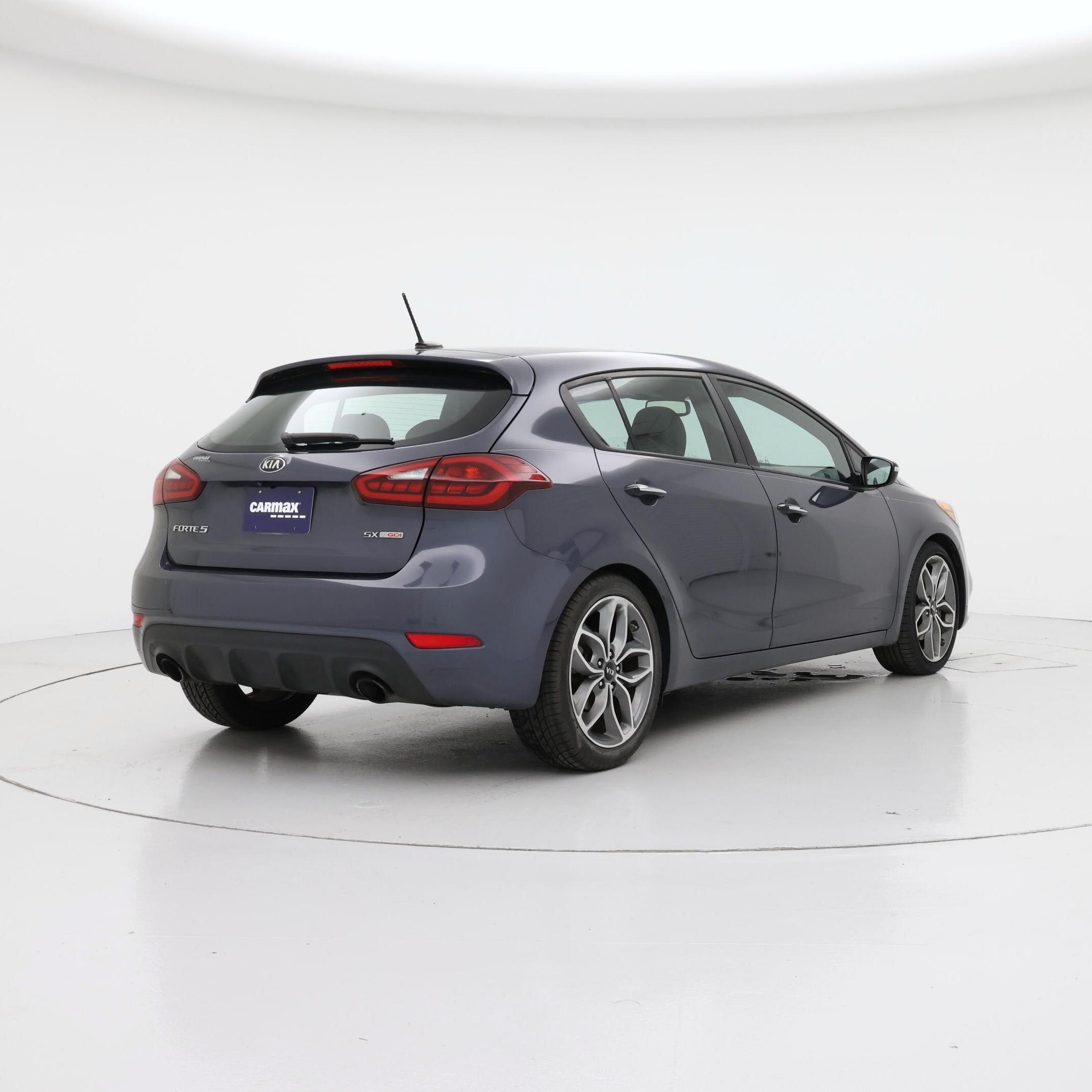 Thumbnail: 2016 Kia Forte - 8
