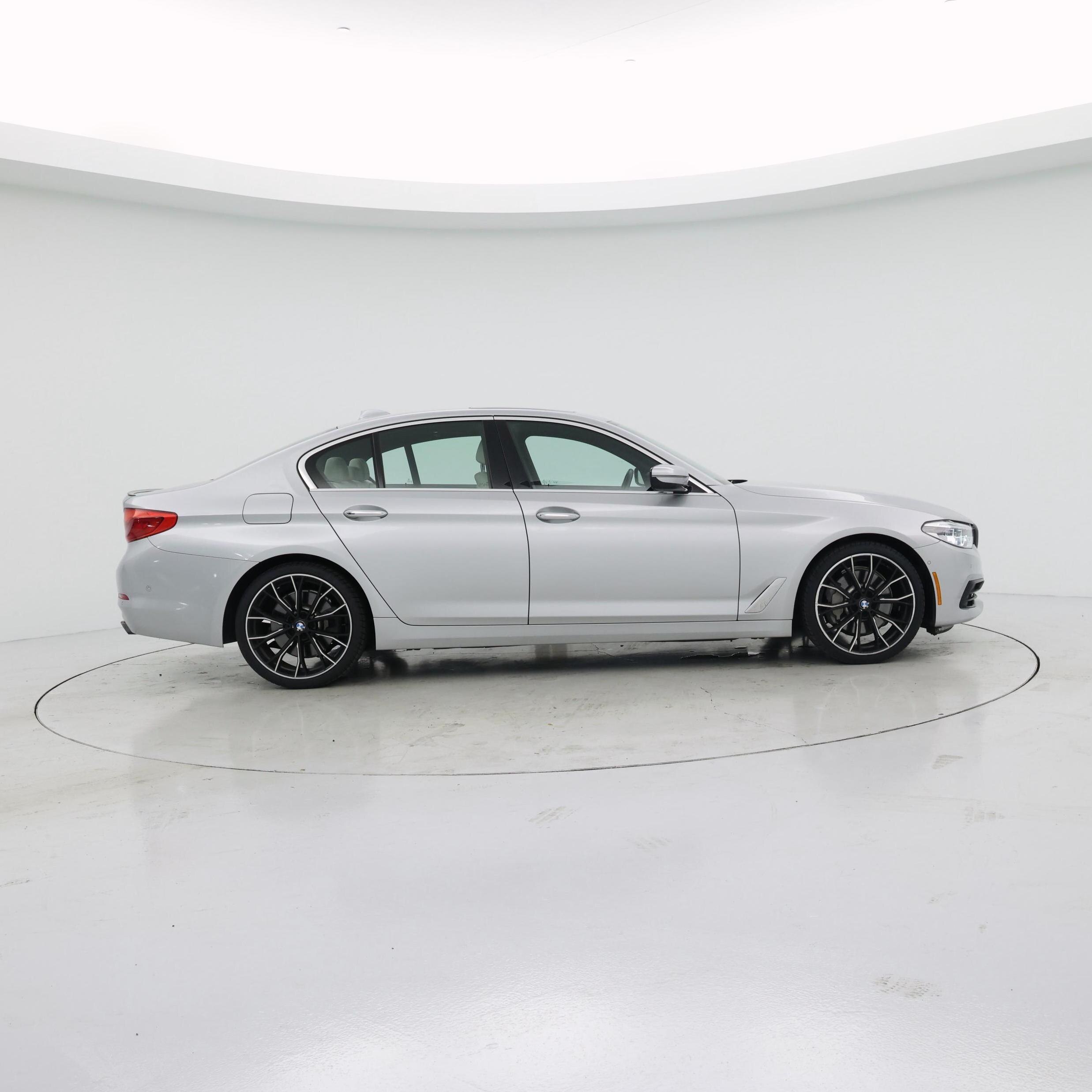 Thumbnail: 2017 BMW 5 Series - 7