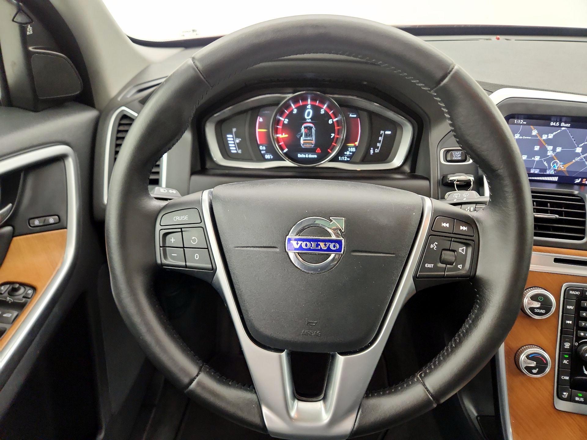 Thumbnail: 2017 Volvo XC60 - 10