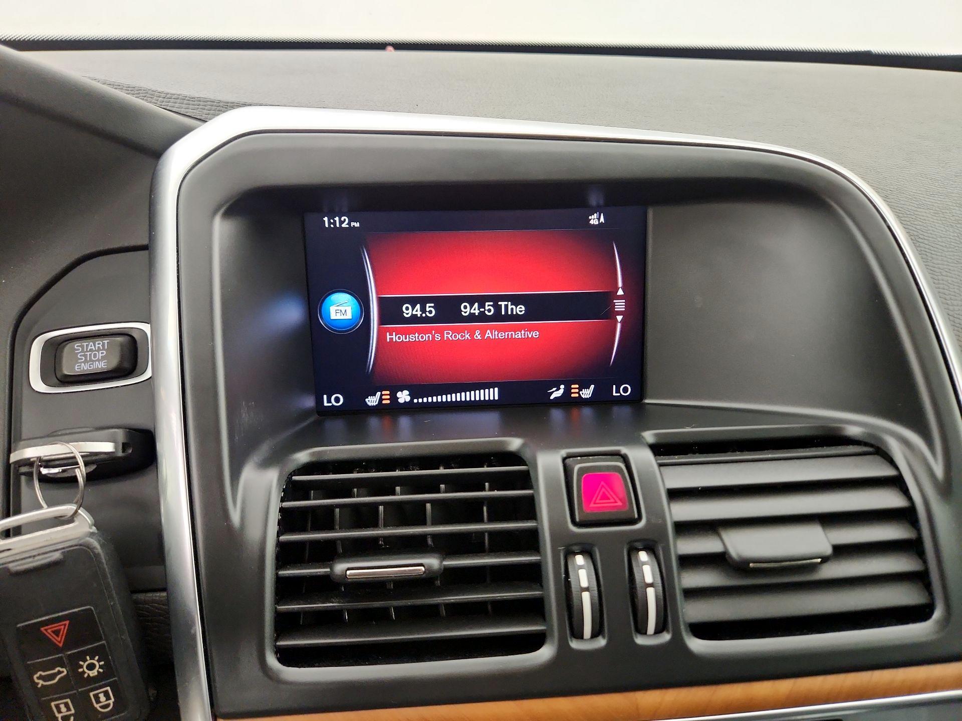 Thumbnail: 2017 Volvo XC60 - 16
