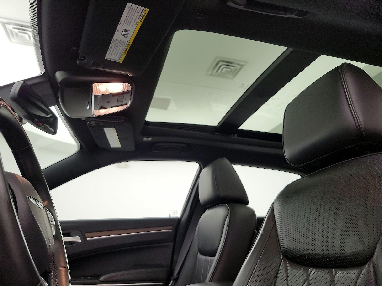 2017 Chrysler 300 C Platinum - Photo 21