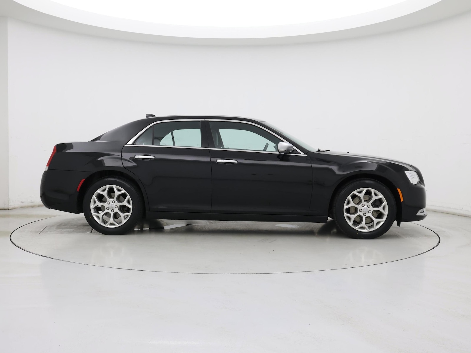2017 Chrysler 300 C Platinum - Photo 8