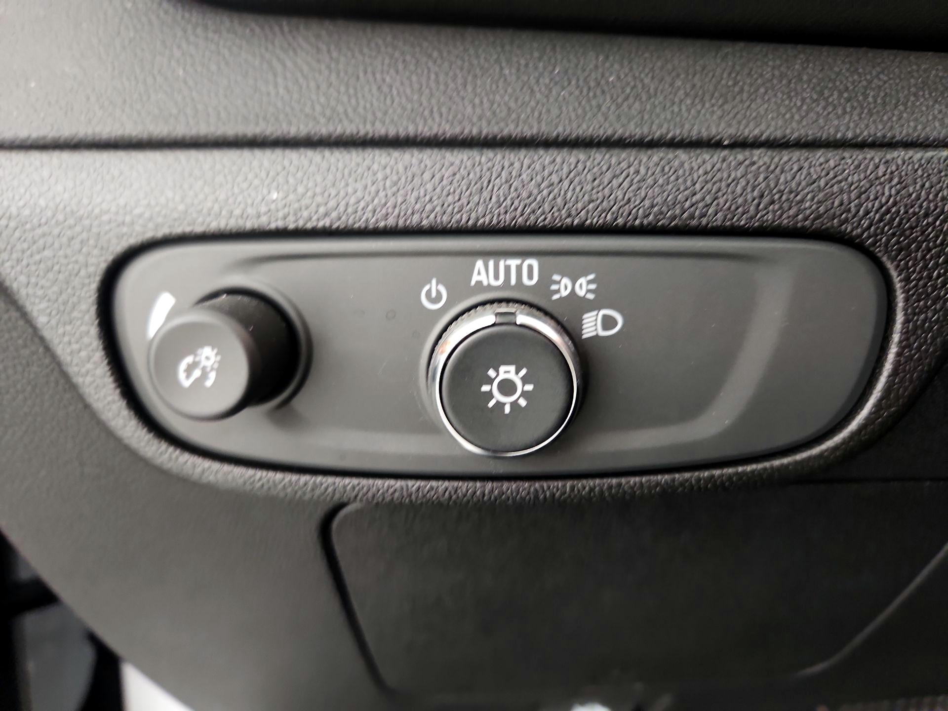 Thumbnail: 2023 Chevrolet Bolt EUV - 13