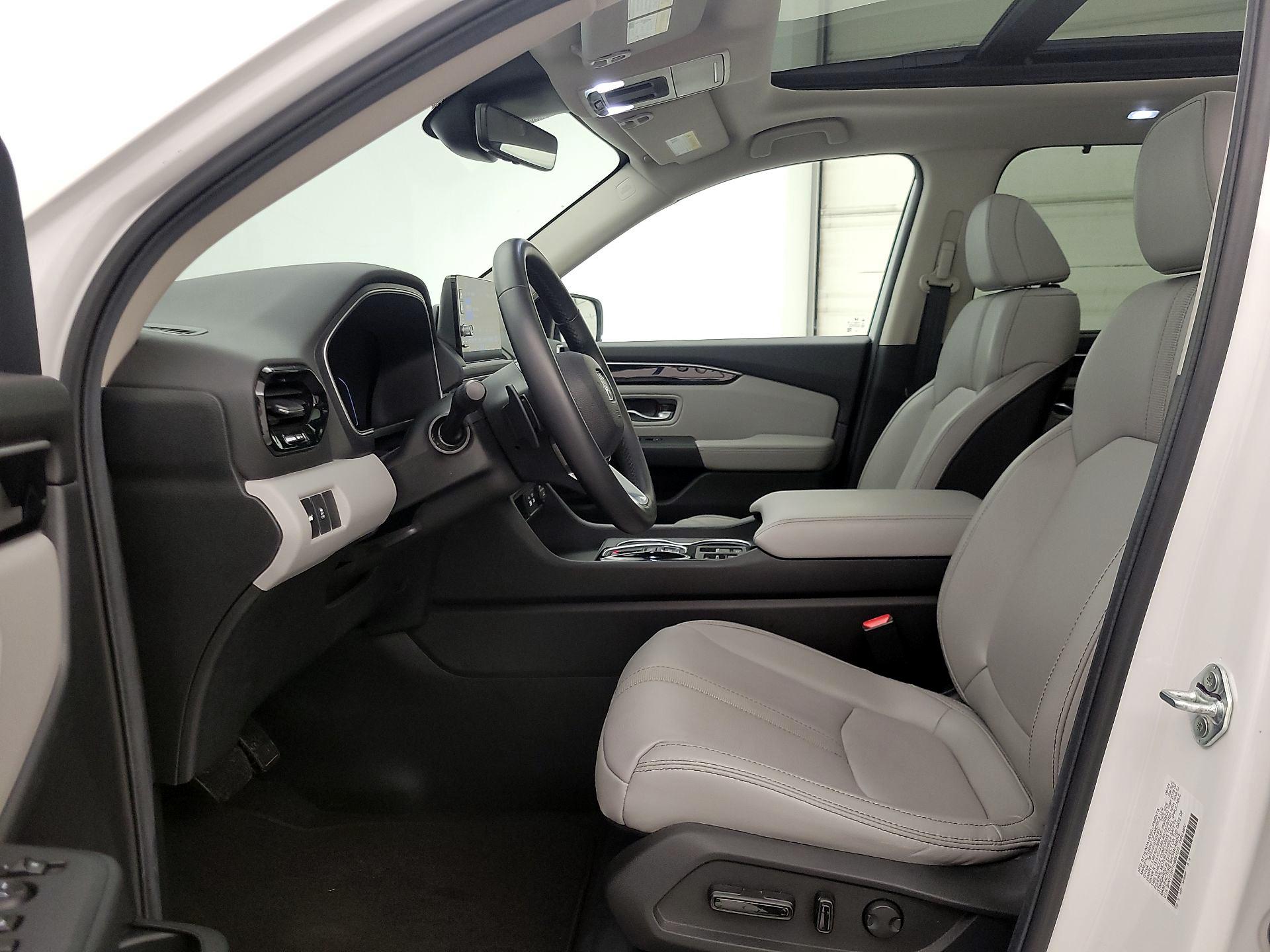Thumbnail: 2025 Honda Pilot - 11