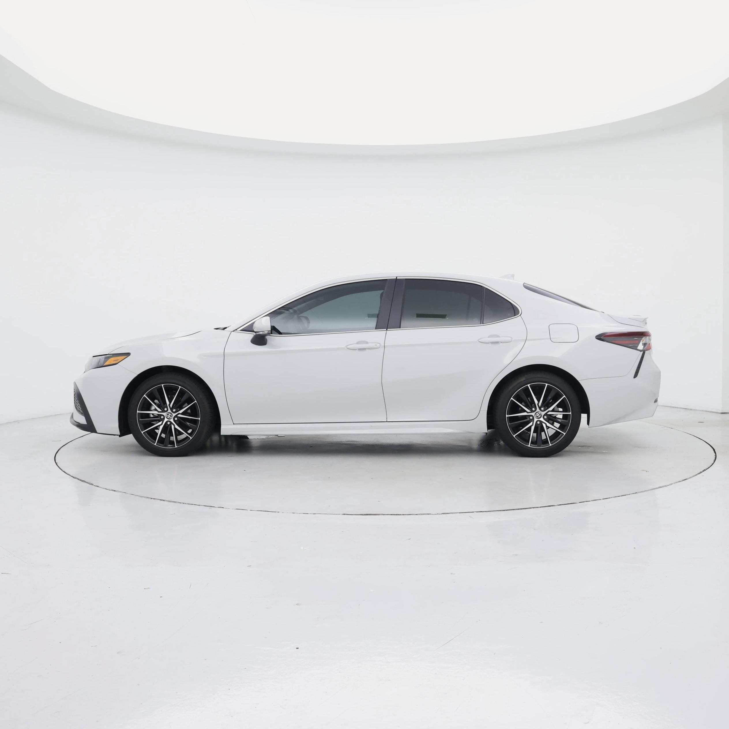 Thumbnail: 2024 Toyota Camry - 3