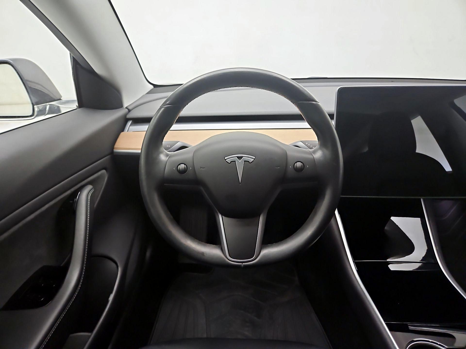 Thumbnail: 2019 Tesla Model 3 - 10