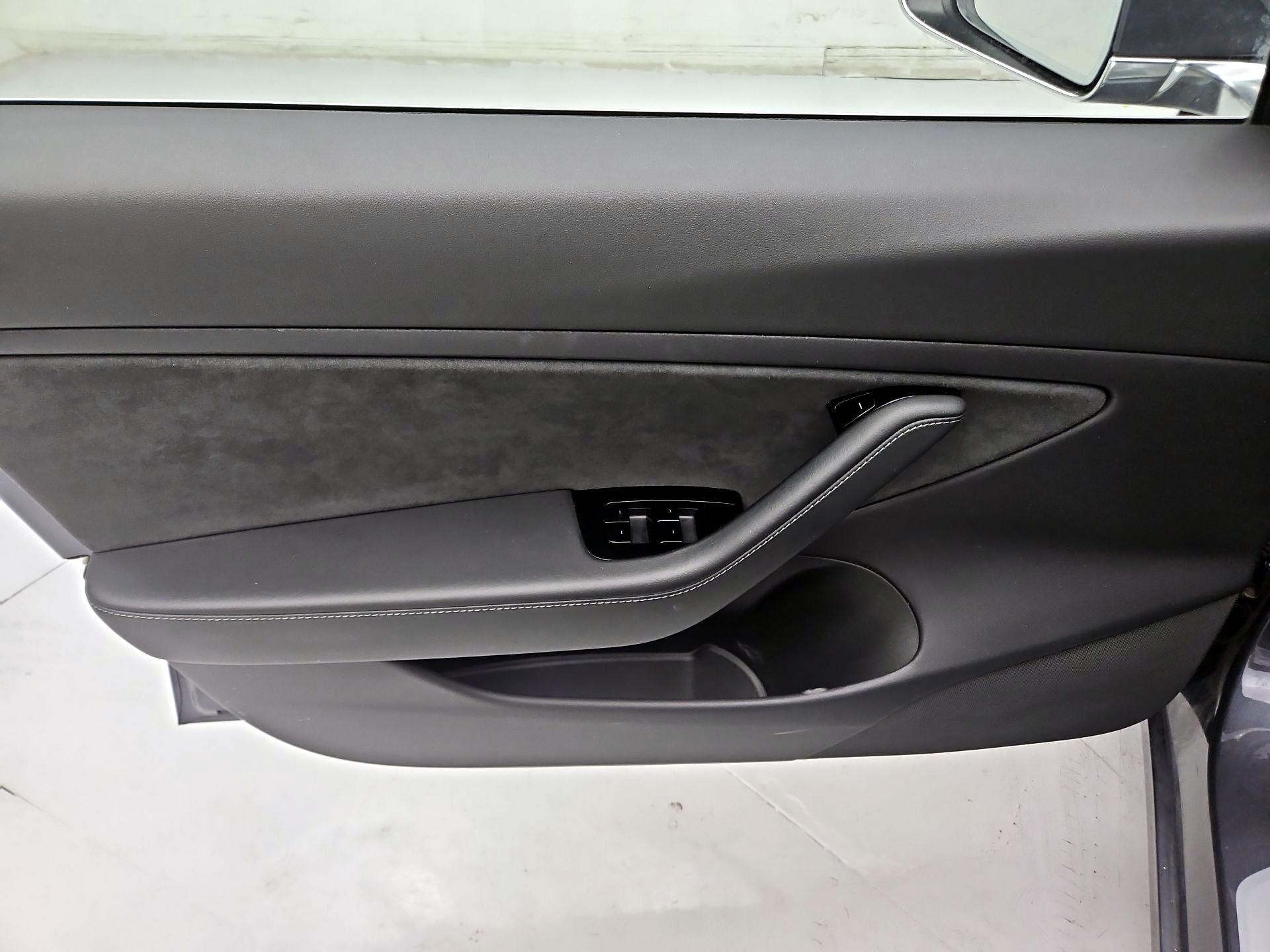 Thumbnail: 2019 Tesla Model 3 - 12