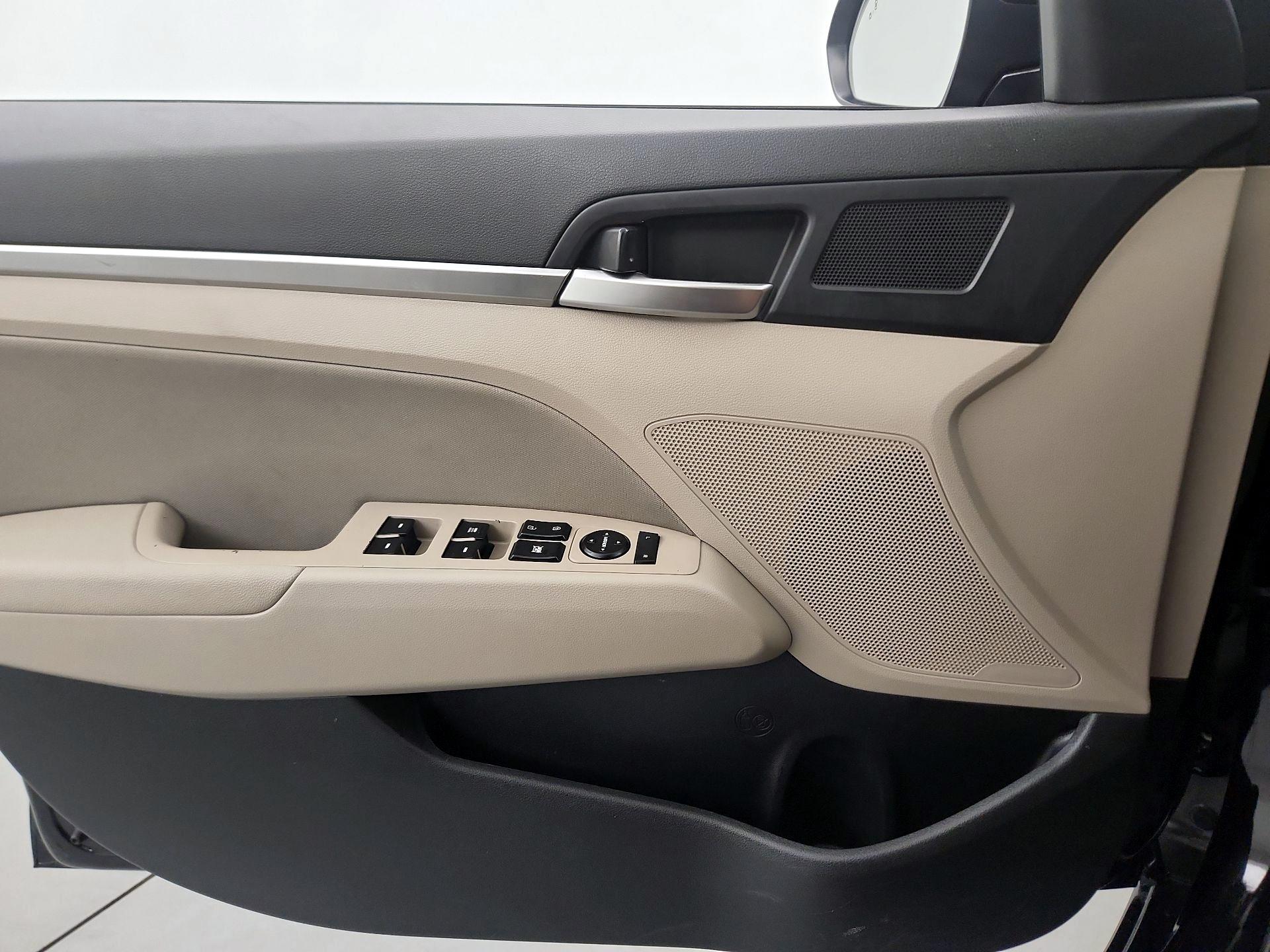 Thumbnail: 2020 Hyundai Elantra - 12