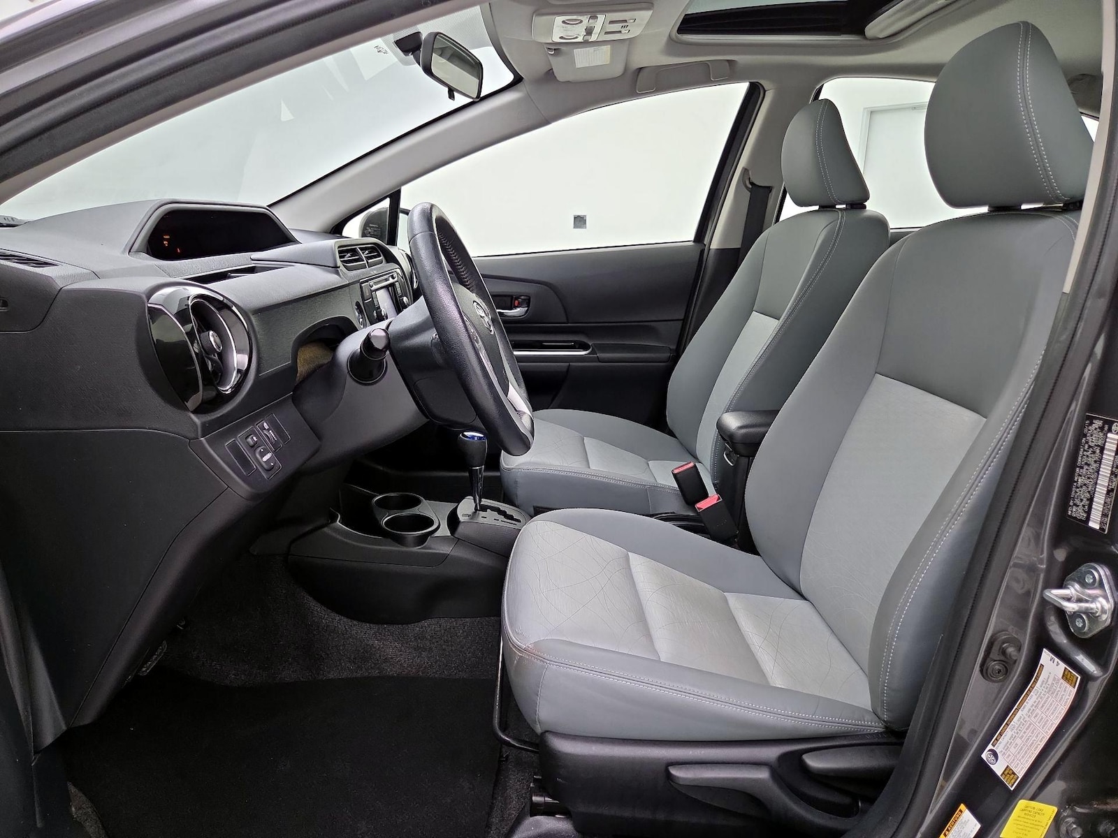 2015 Toyota Prius c Four - Photo 13