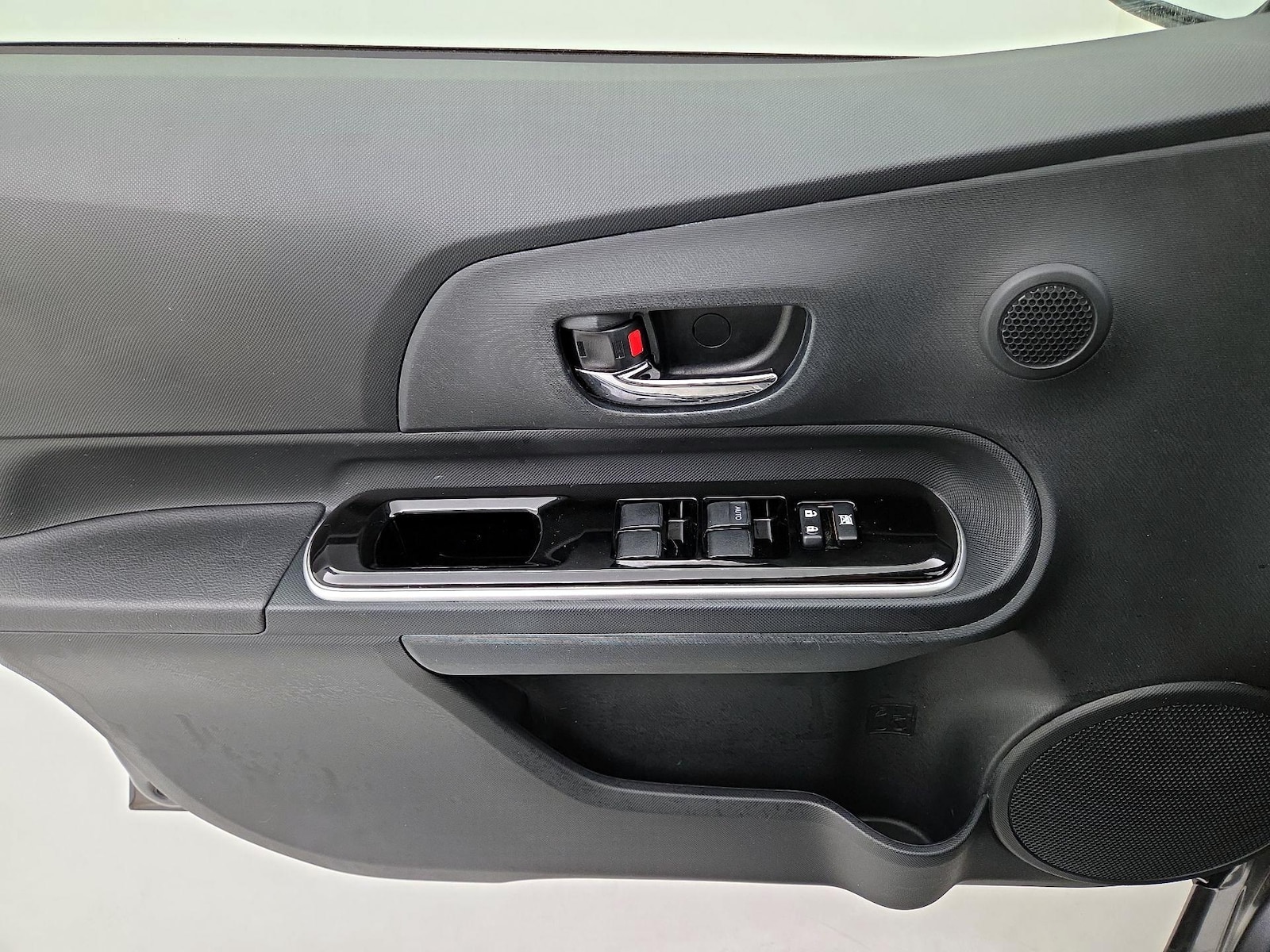 2015 Toyota Prius c Four - Photo 14