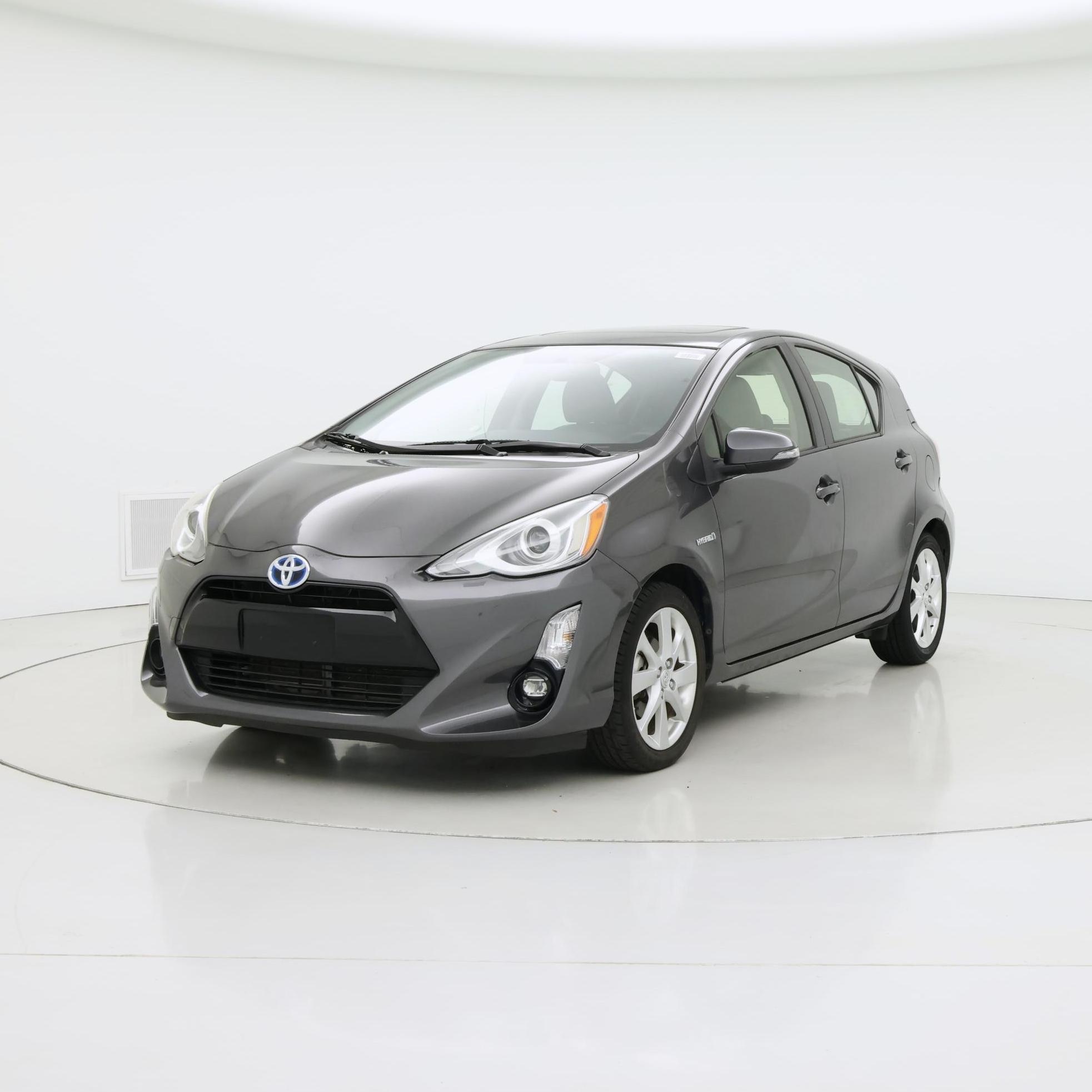 Thumbnail: 2015 Toyota Prius c - 4