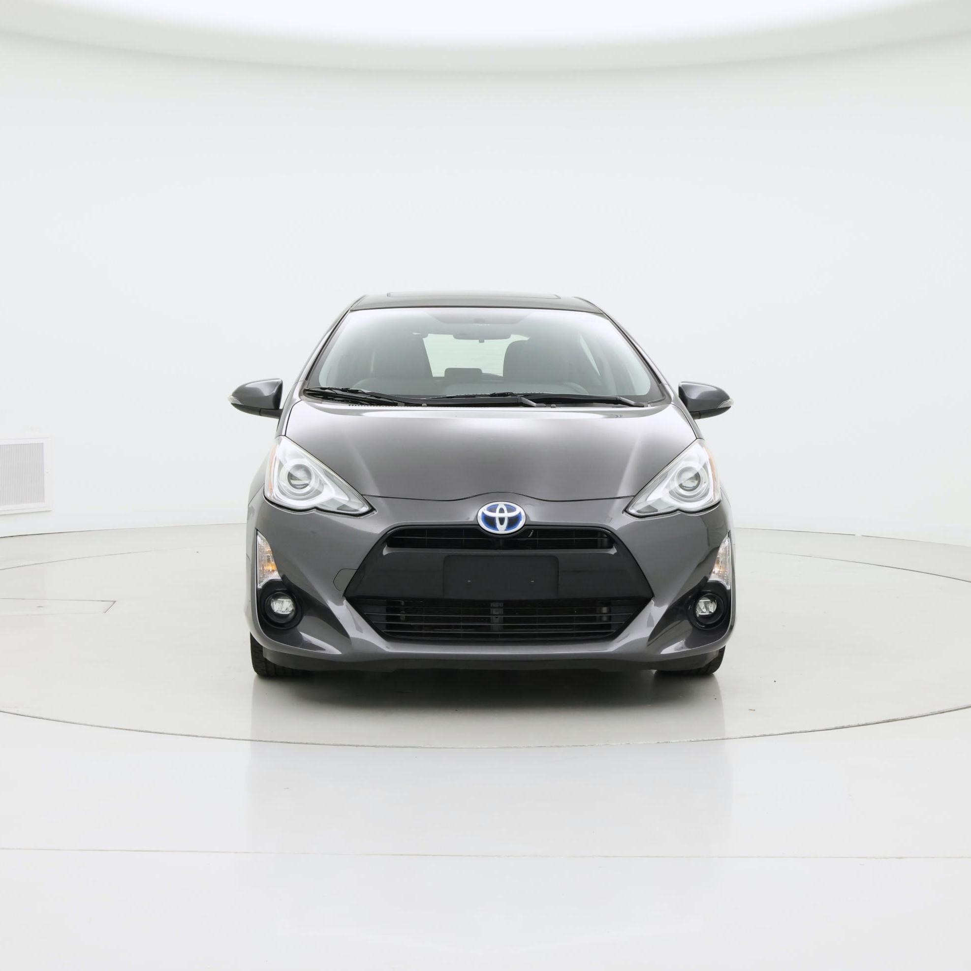 Thumbnail: 2015 Toyota Prius c - 5