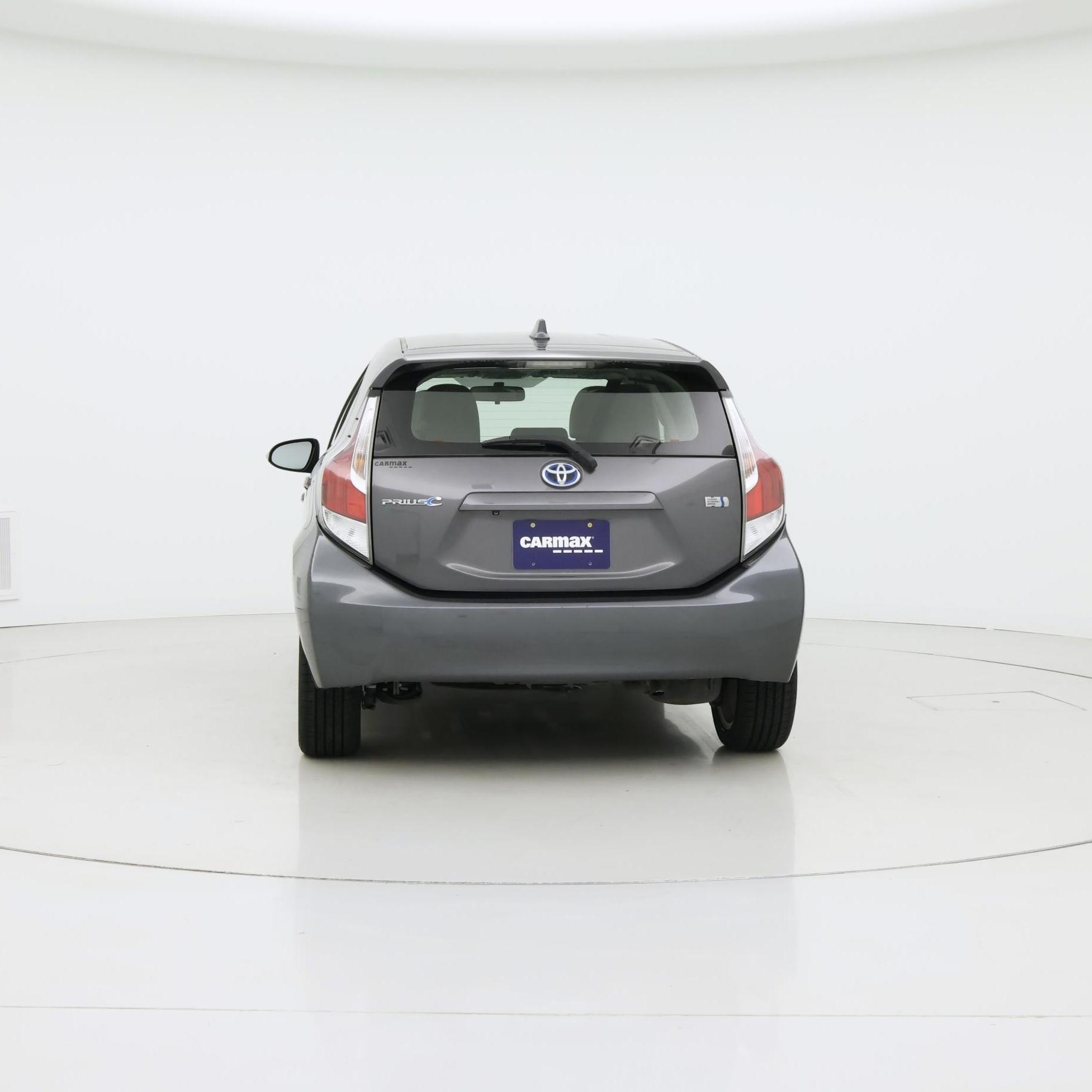 Thumbnail: 2015 Toyota Prius c - 6
